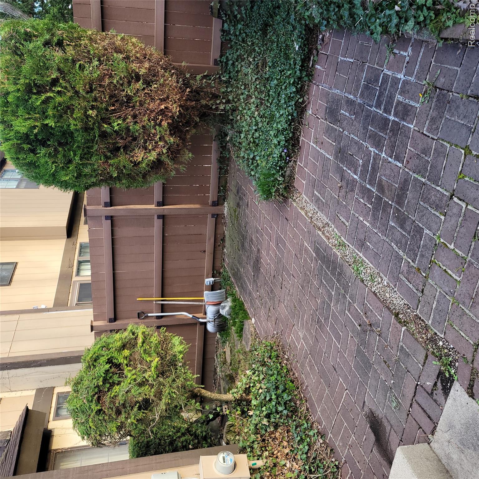 25191 Greenbrooke Drive Property Photo 16