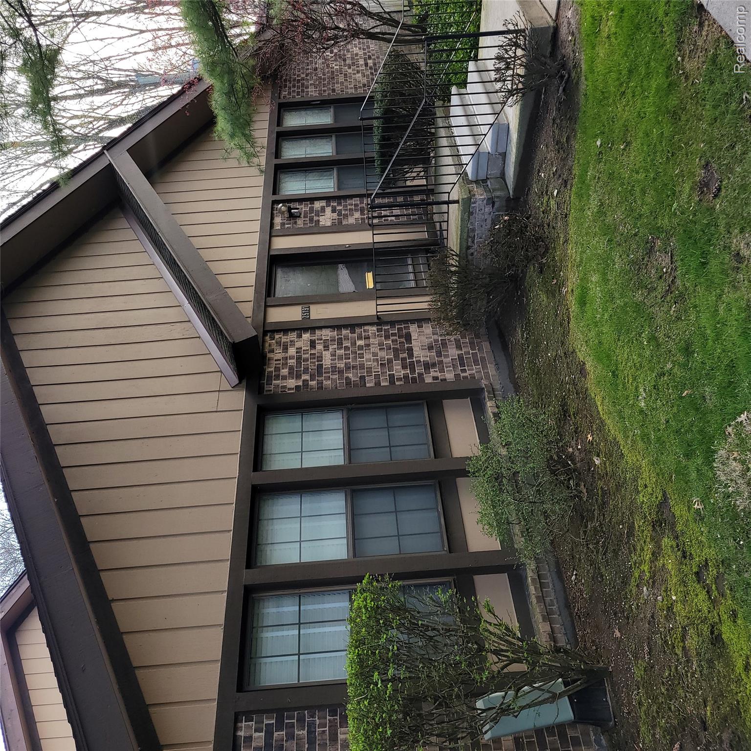 25191 Greenbrooke Drive Property Photo 18