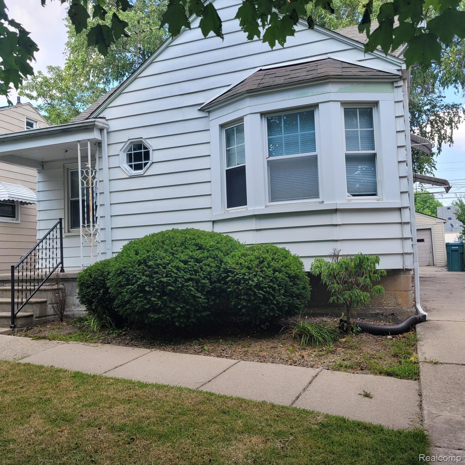 4574 Westland Street Property Photo 1