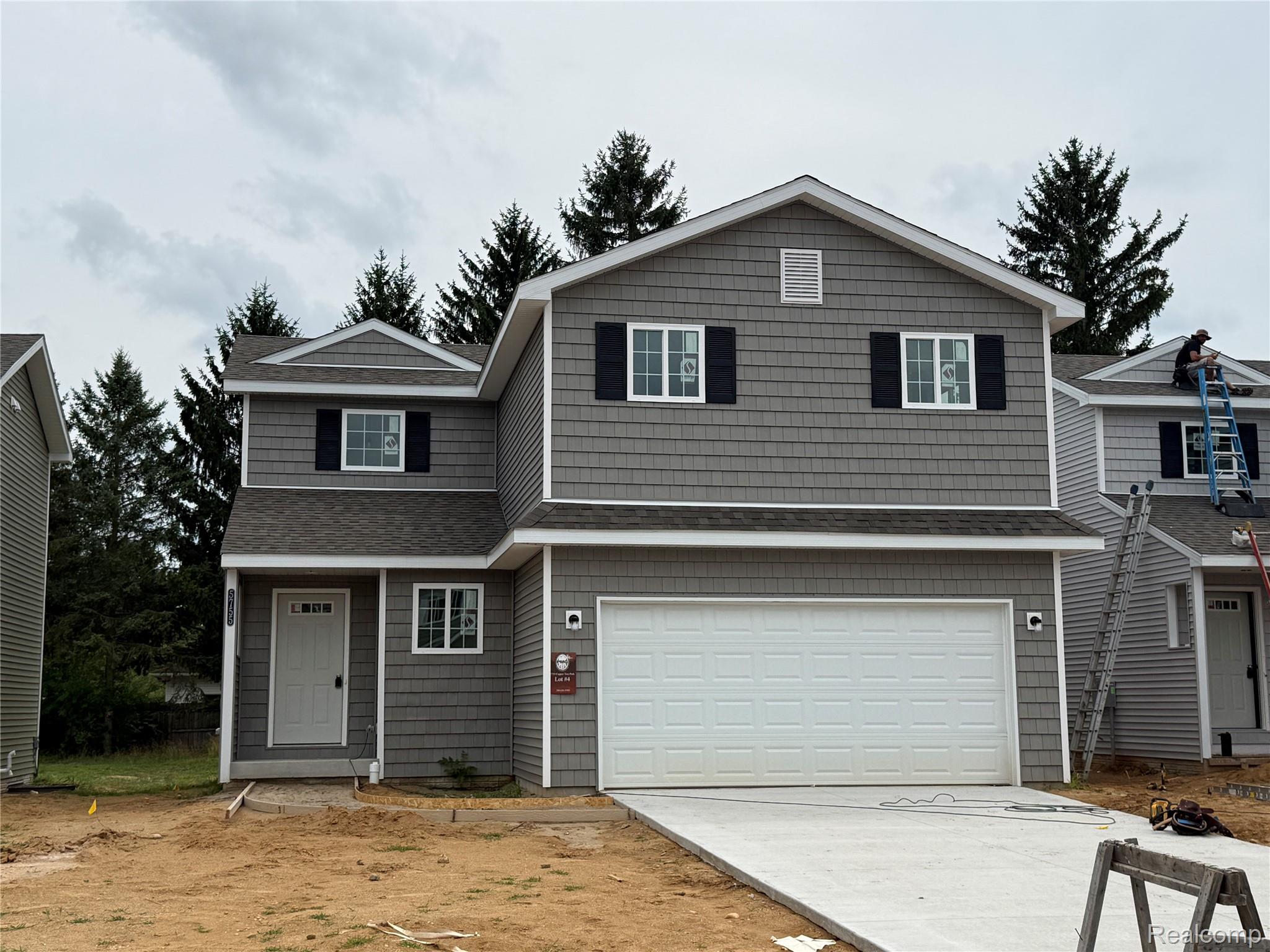 5755 Copper Tree Park Property Photo 1