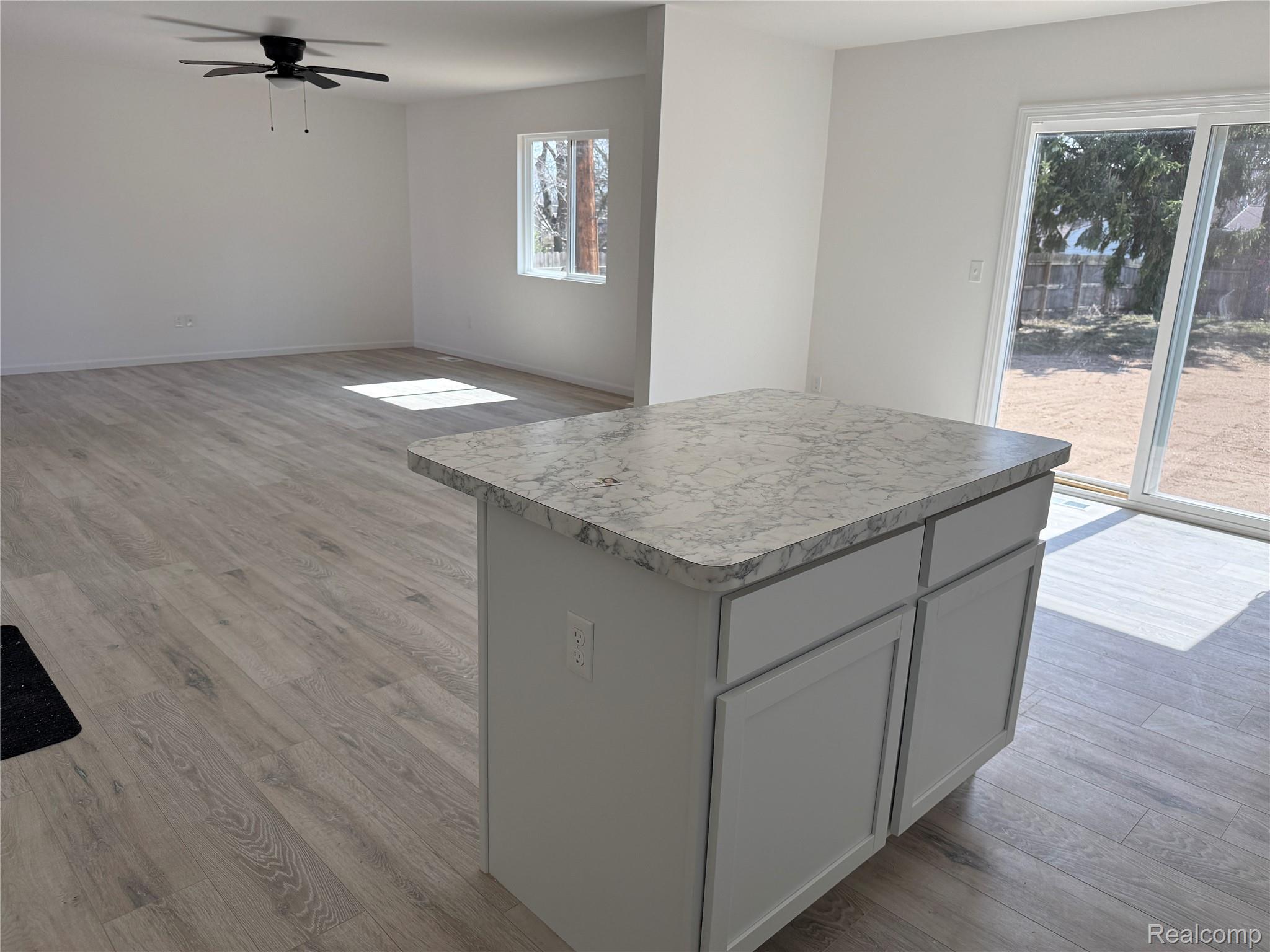 5755 Copper Tree Park Property Photo 7