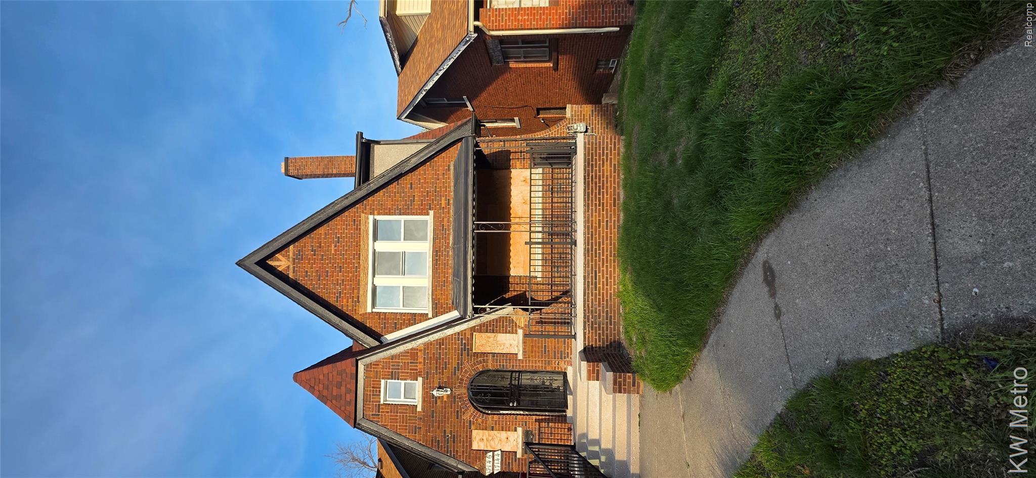 17144 Greenlawn Street Property Photo 1