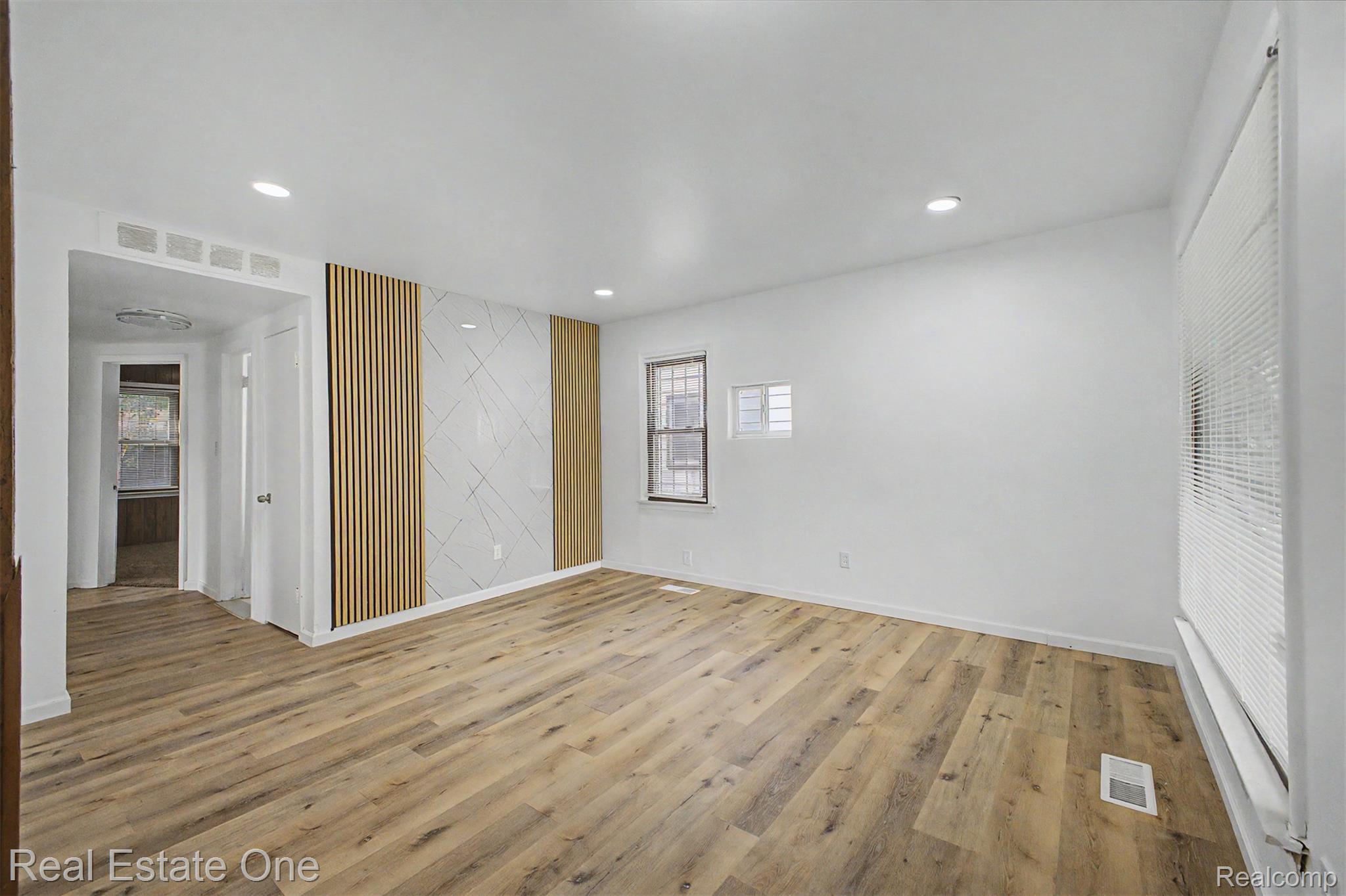 26809 Dartmouth Street Property Photo 6