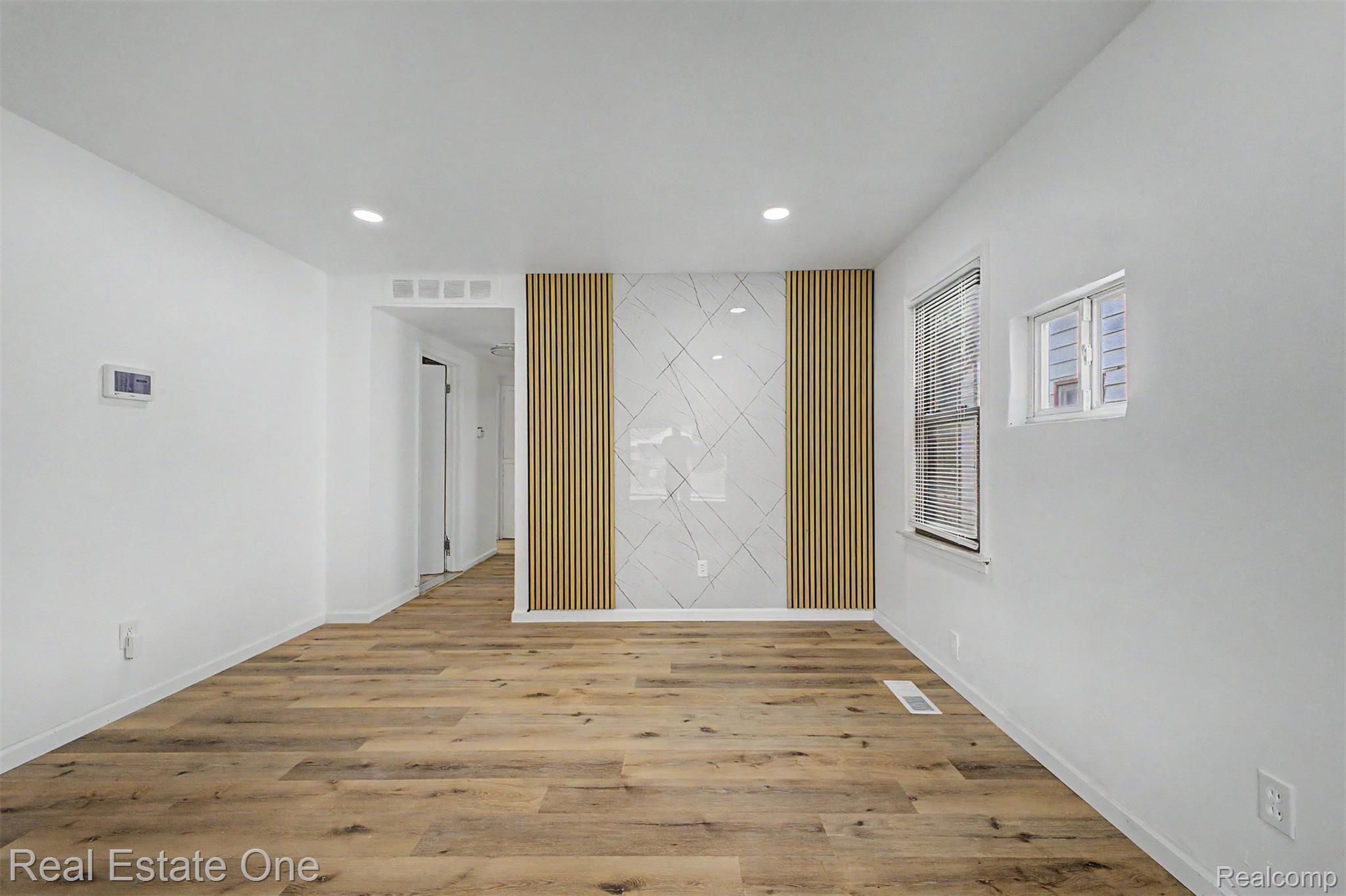 26809 Dartmouth Street Property Photo 8