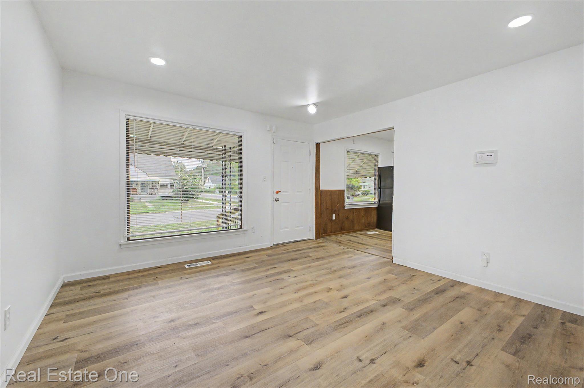 26809 Dartmouth Street Property Photo 11