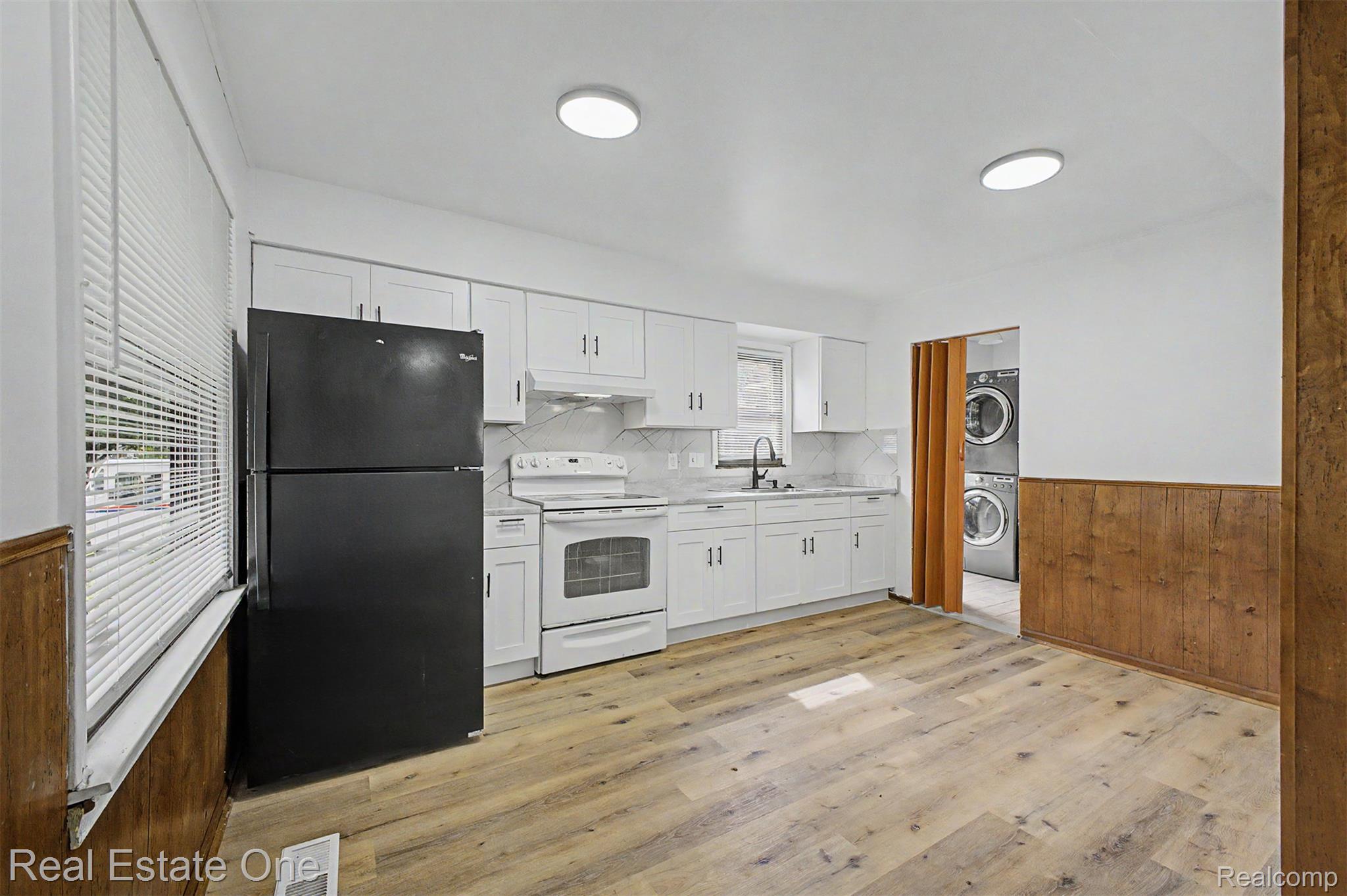26809 Dartmouth Street Property Photo 12