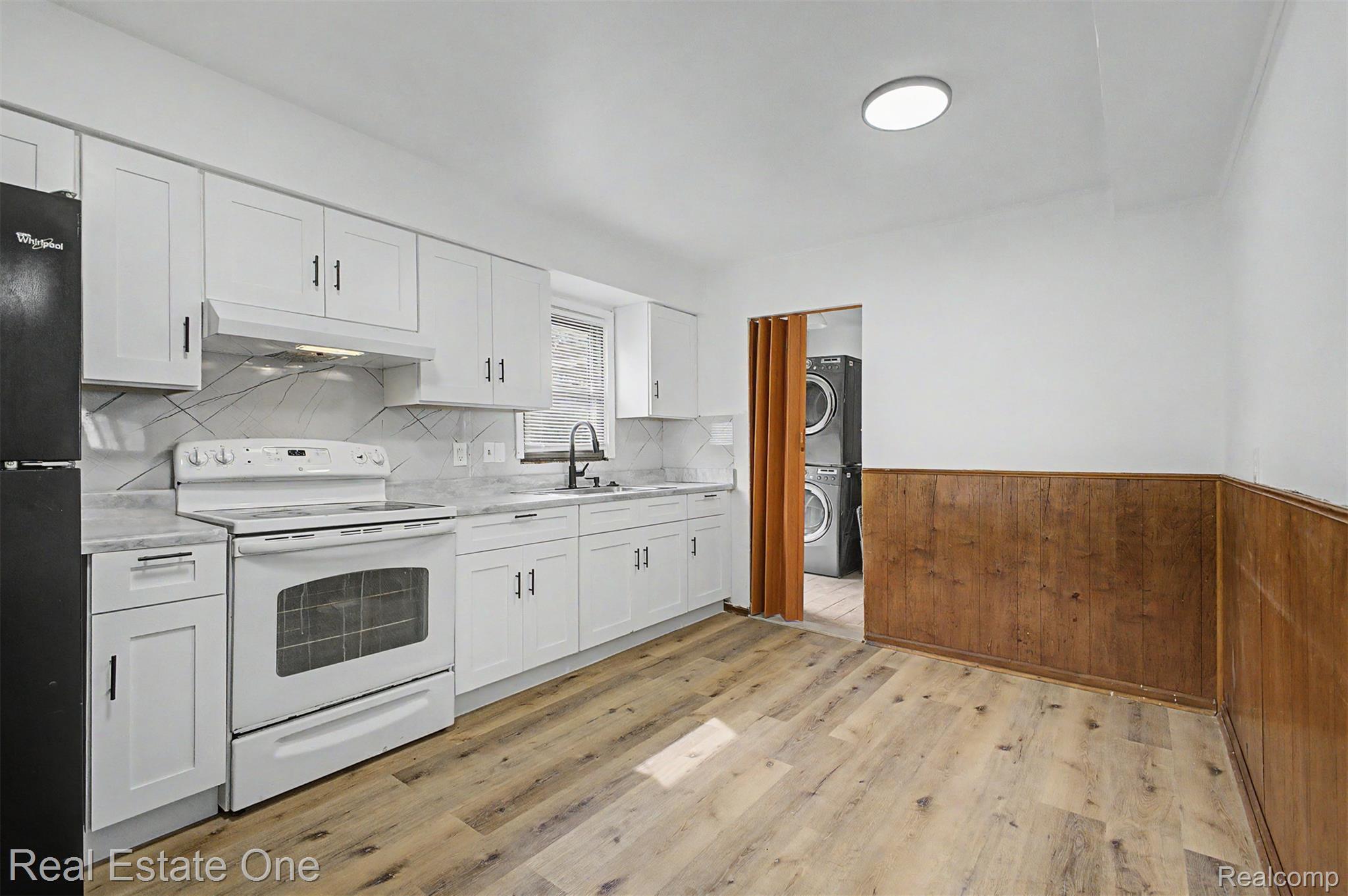 26809 Dartmouth Street Property Photo 13