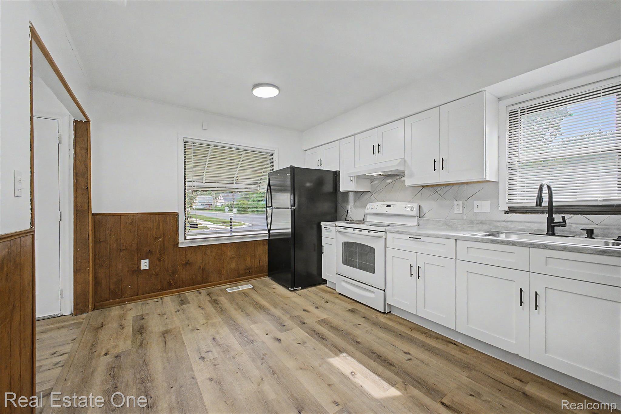 26809 Dartmouth Street Property Photo 16