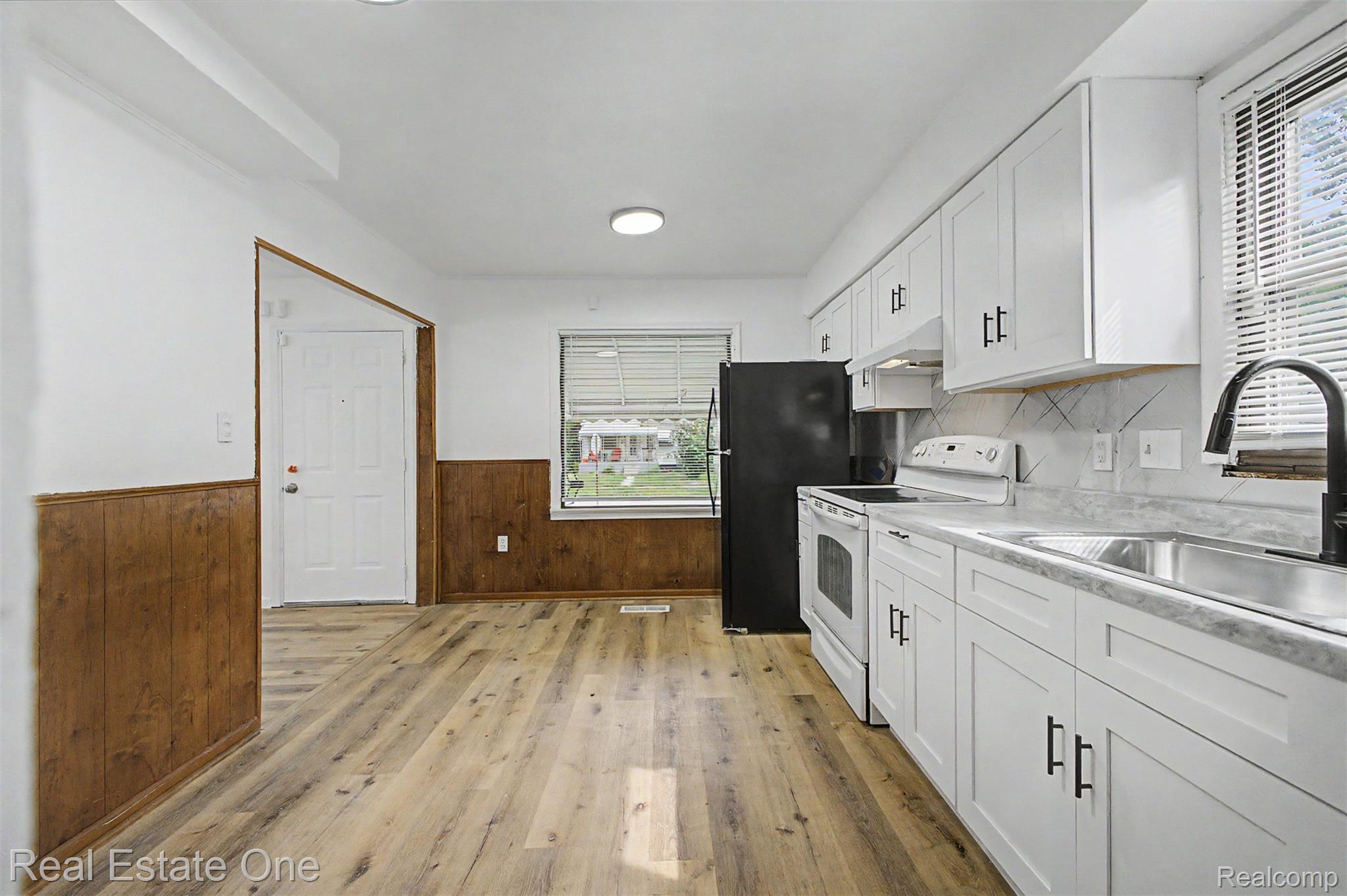 26809 Dartmouth Street Property Photo 18