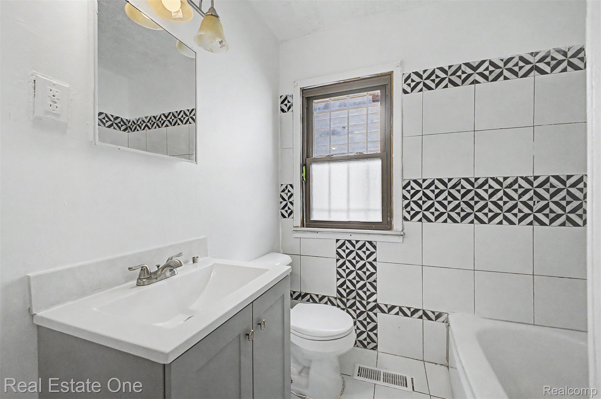 26809 Dartmouth Street Property Photo 25