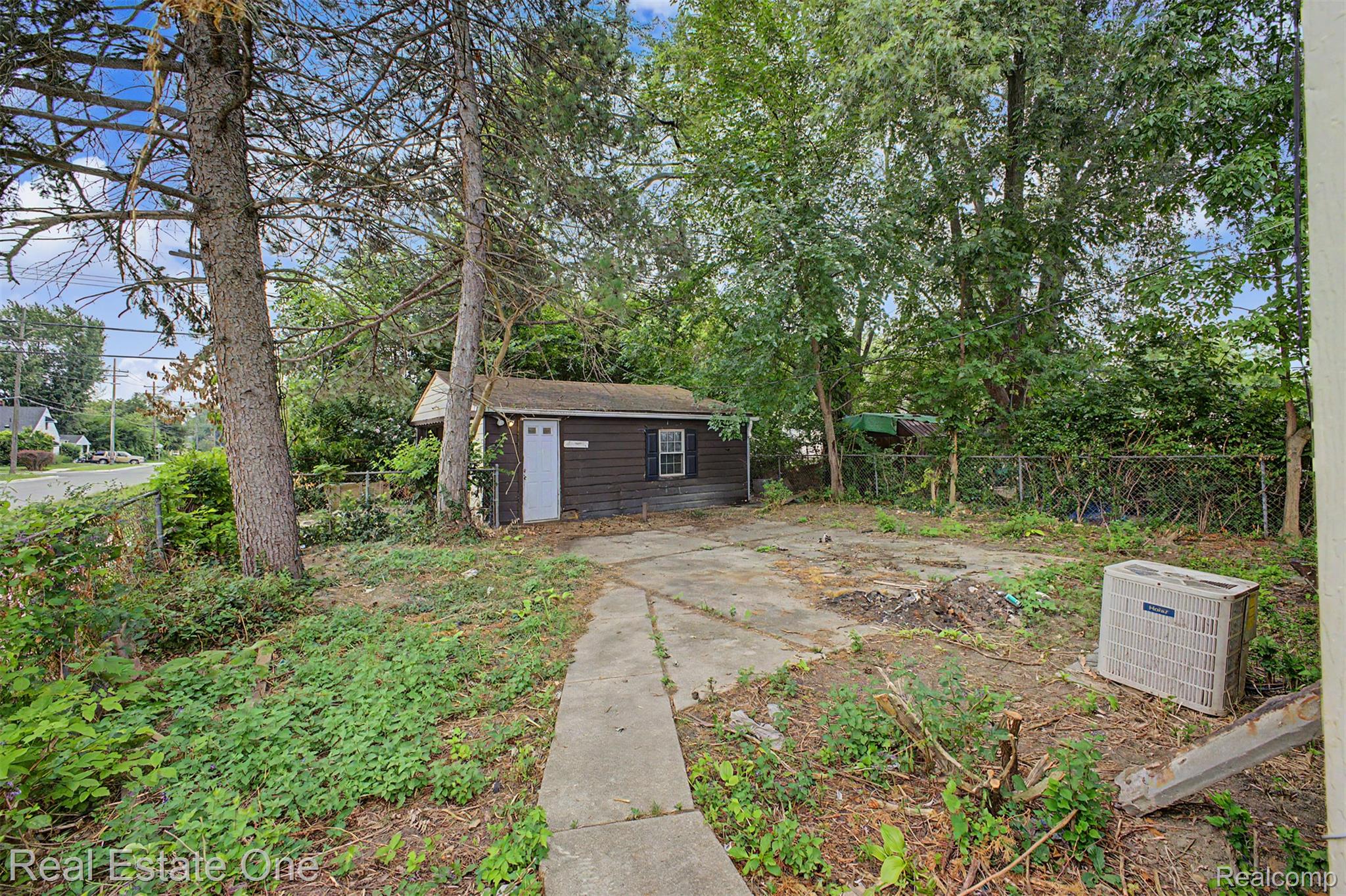 26809 Dartmouth Street Property Photo 26