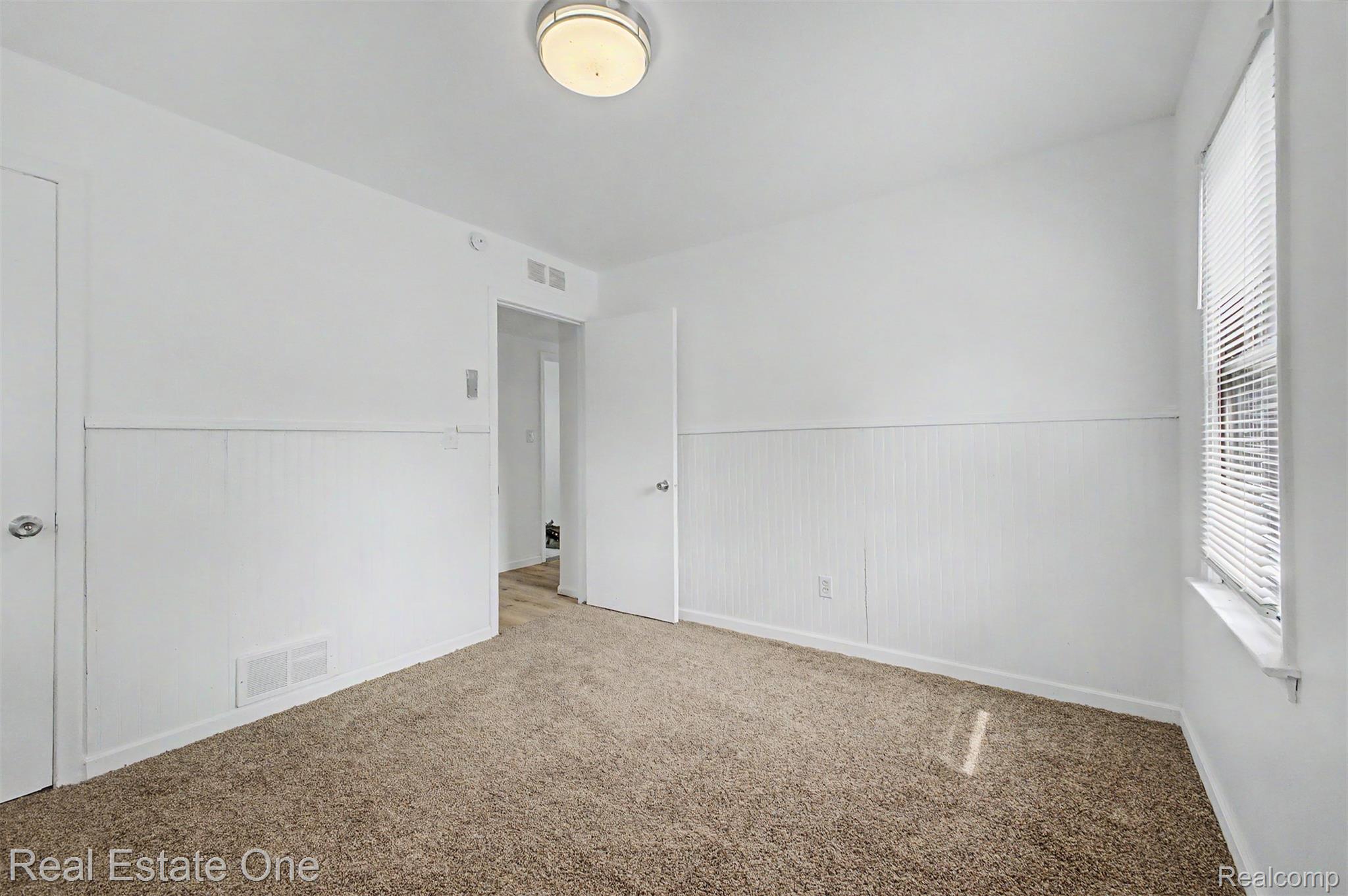 26809 Dartmouth Street Property Photo 28