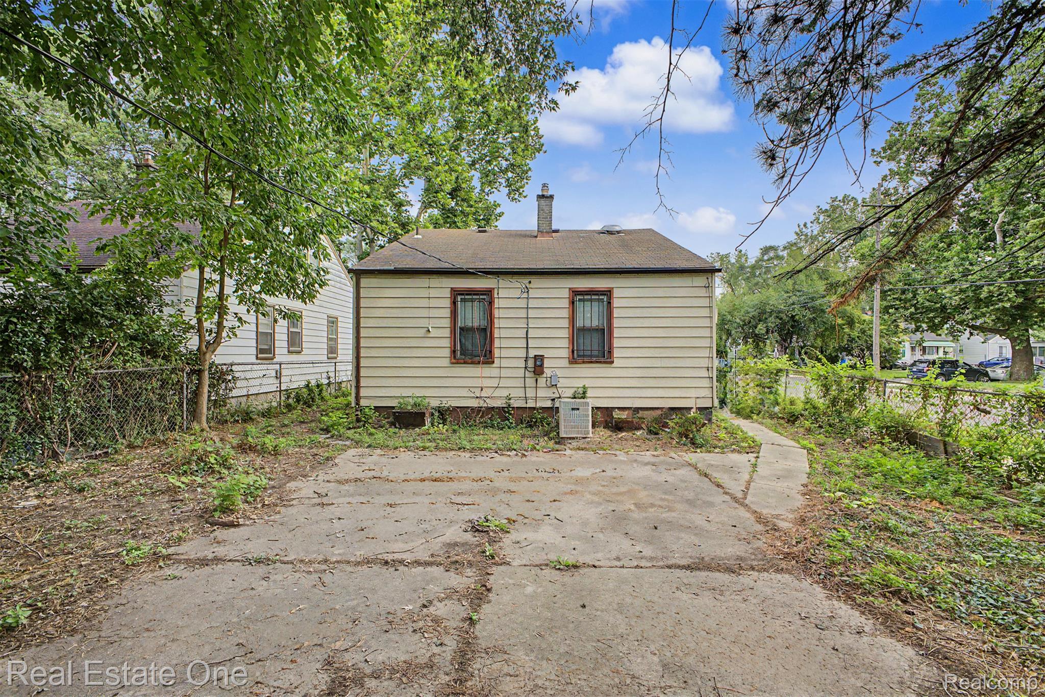 26809 Dartmouth Street Property Photo 32