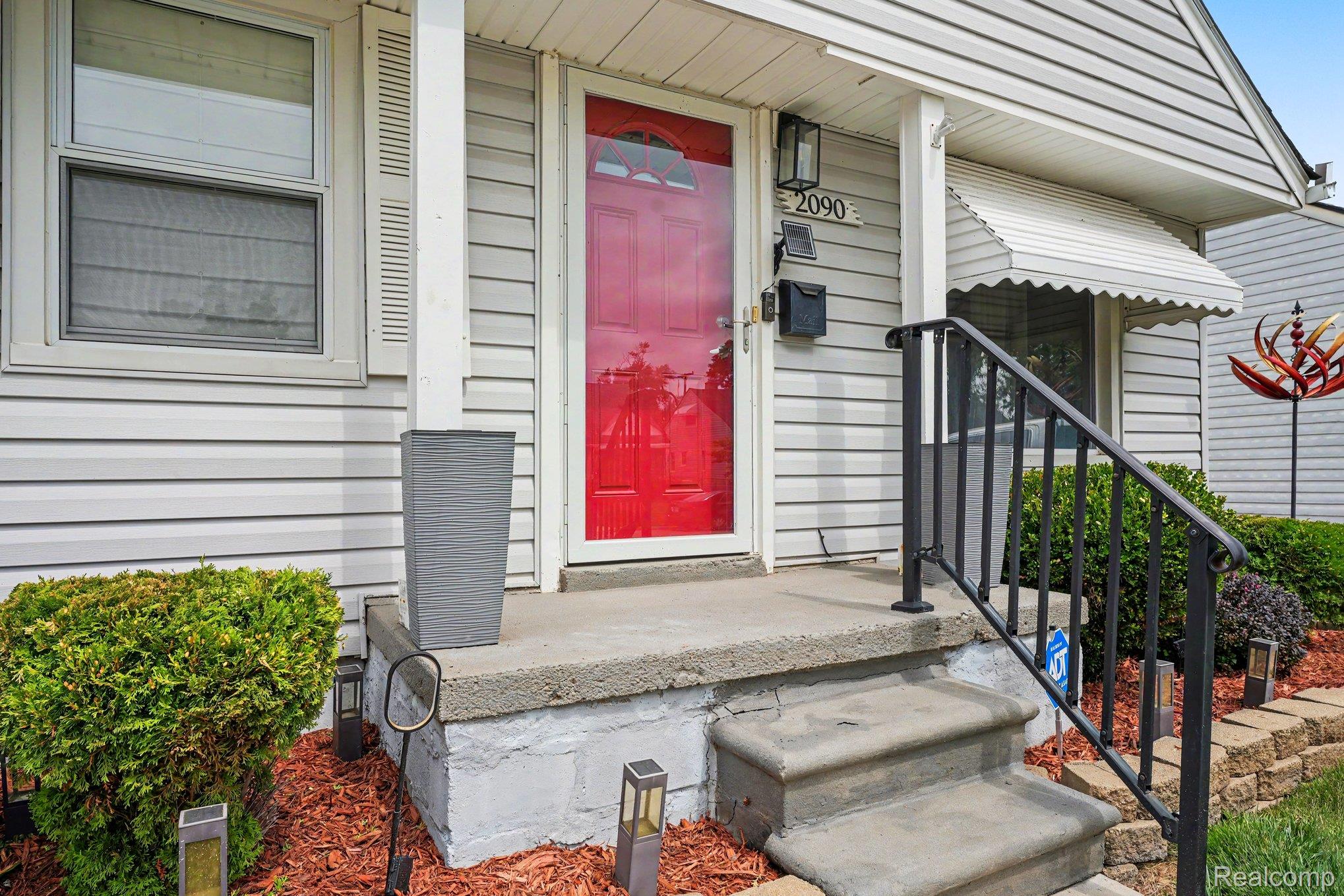 2090 Leblanc Street Property Photo 5