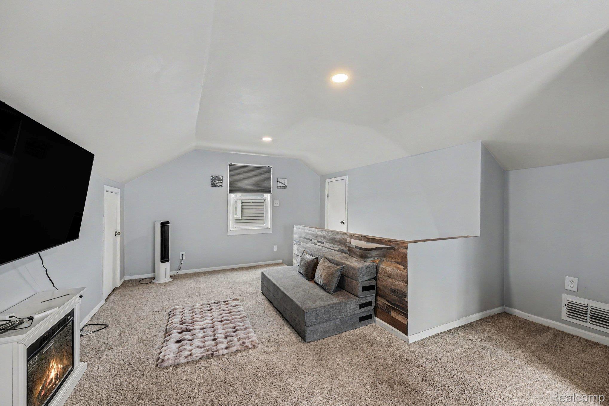2090 Leblanc Street Property Photo 20