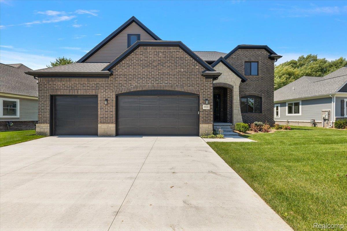 49241 London Bridge Drive Property Photo 4