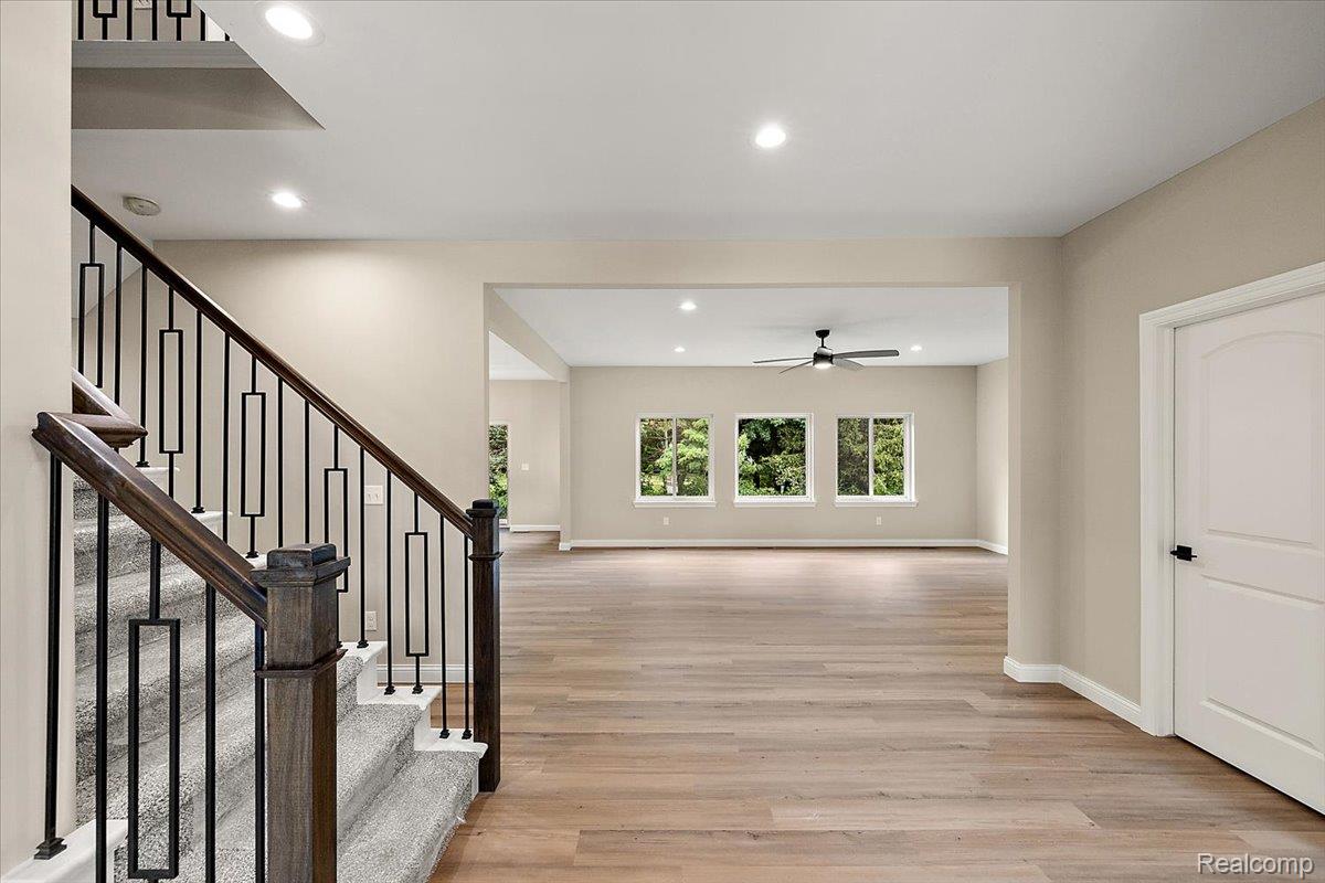 49241 London Bridge Drive Property Photo 6
