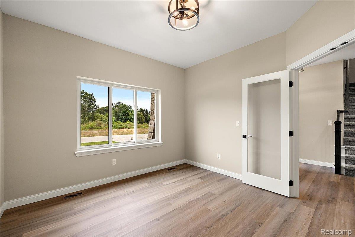 49241 London Bridge Drive Property Photo 9