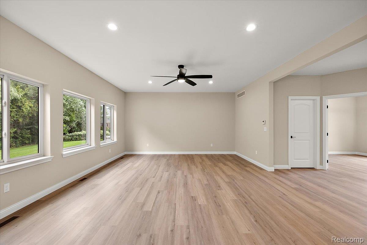 49241 London Bridge Drive Property Photo 11