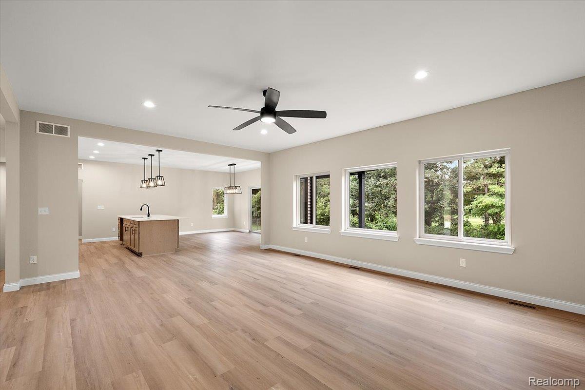 49241 London Bridge Drive Property Photo 13