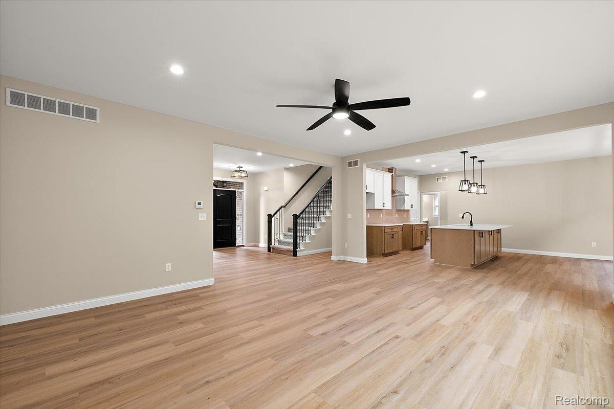 49241 London Bridge Drive Property Photo 14