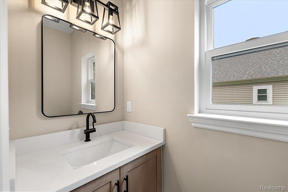 49241 London Bridge Drive Property Photo 22