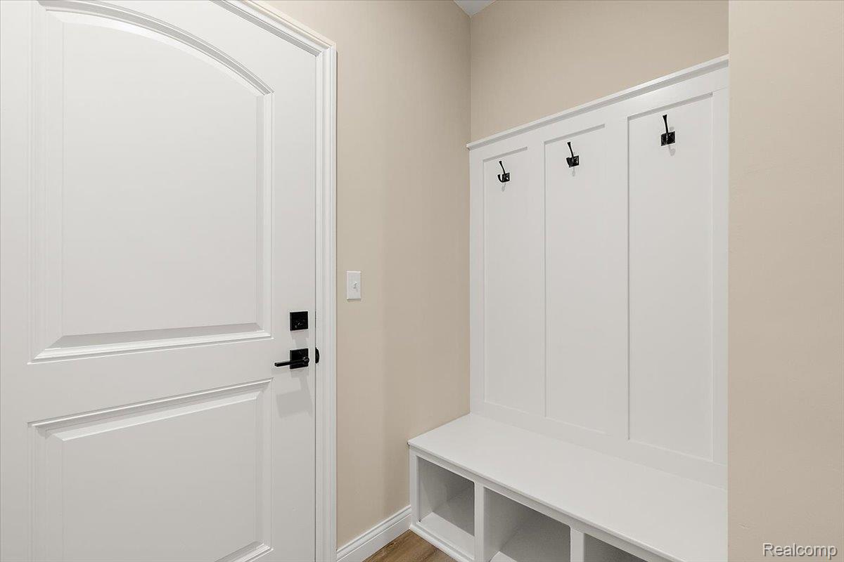 49241 London Bridge Drive Property Photo 25