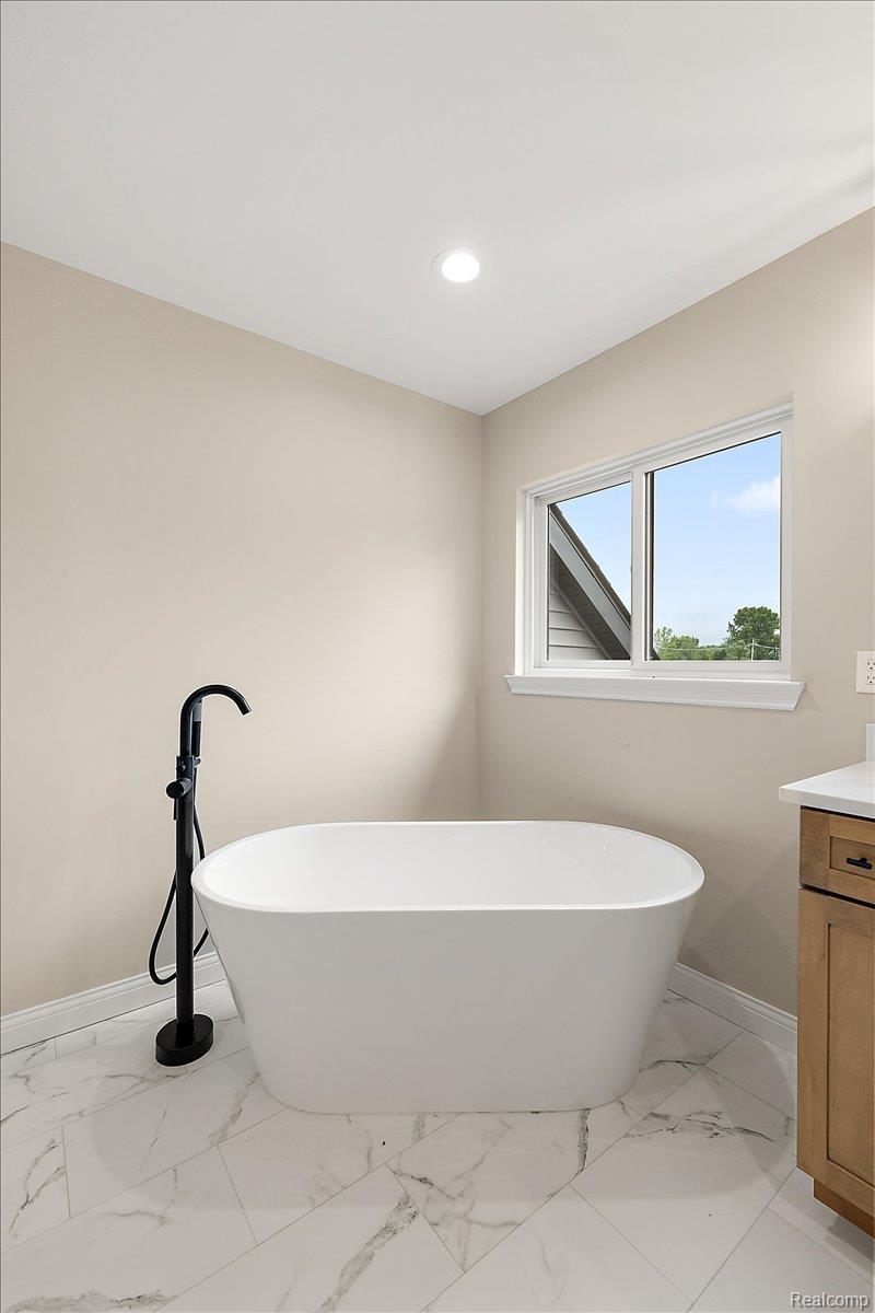 49241 London Bridge Drive Property Photo 33