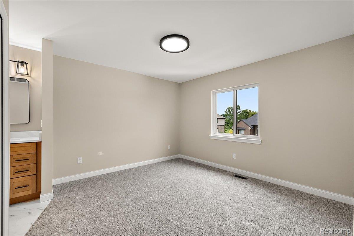 49241 London Bridge Drive Property Photo 39