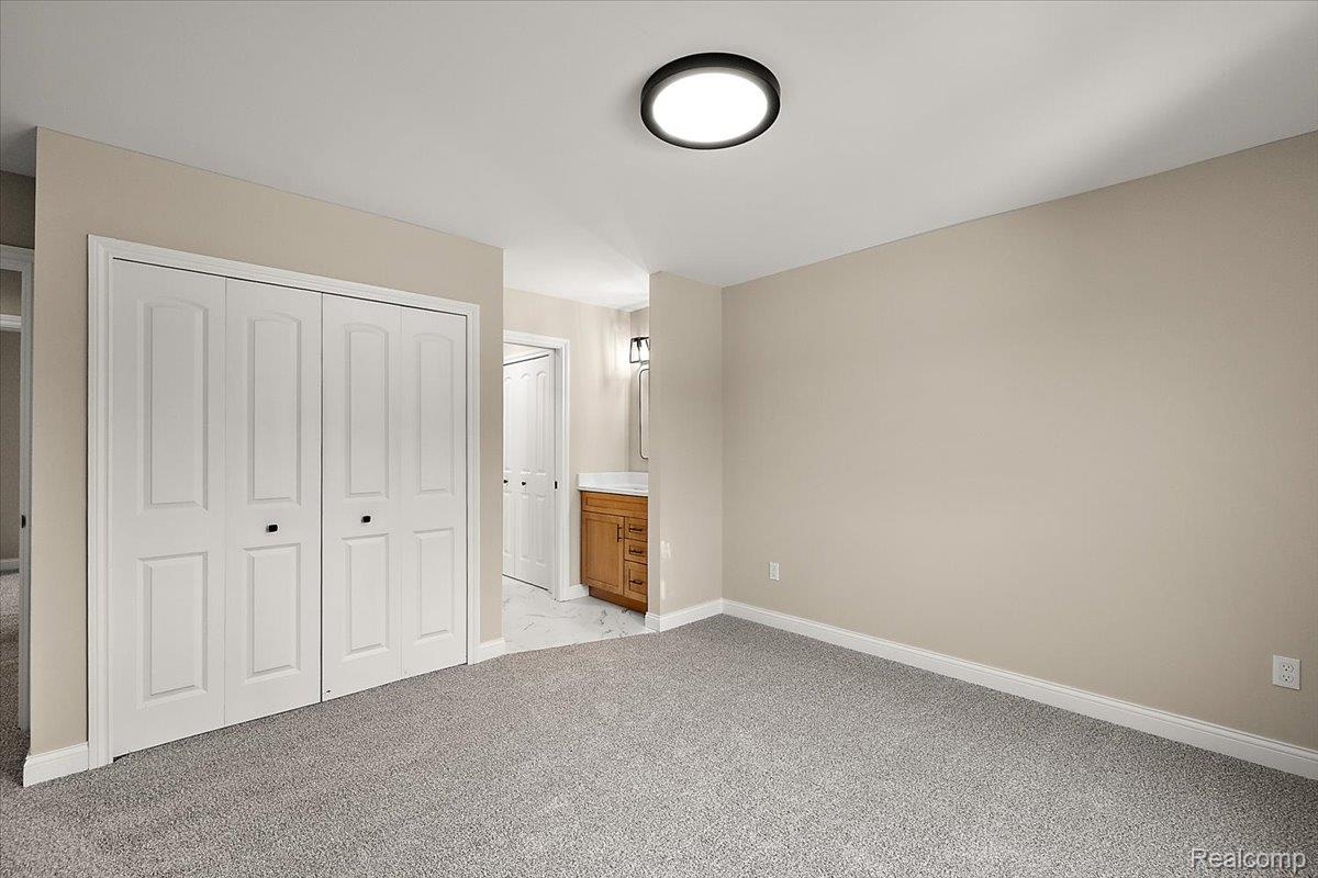 49241 London Bridge Drive Property Photo 40