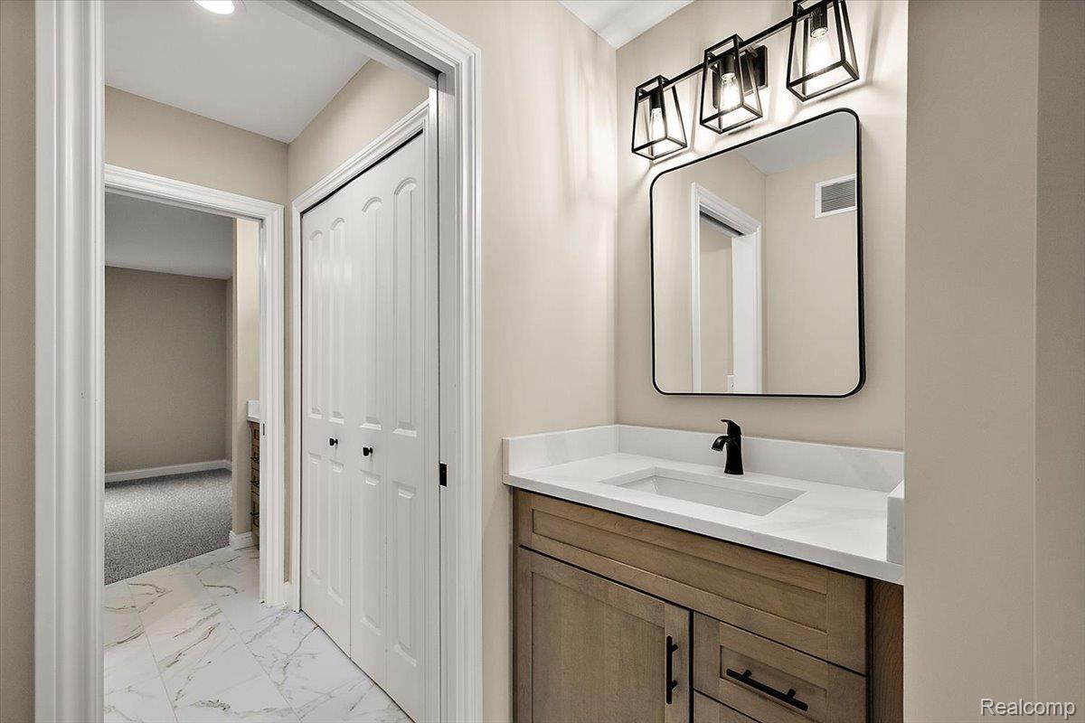 49241 London Bridge Drive Property Photo 42