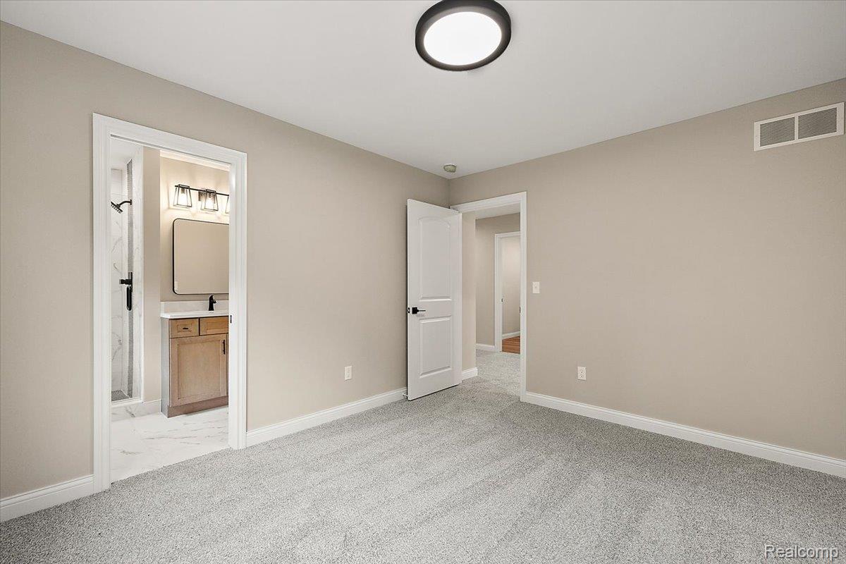 49241 London Bridge Drive Property Photo 52