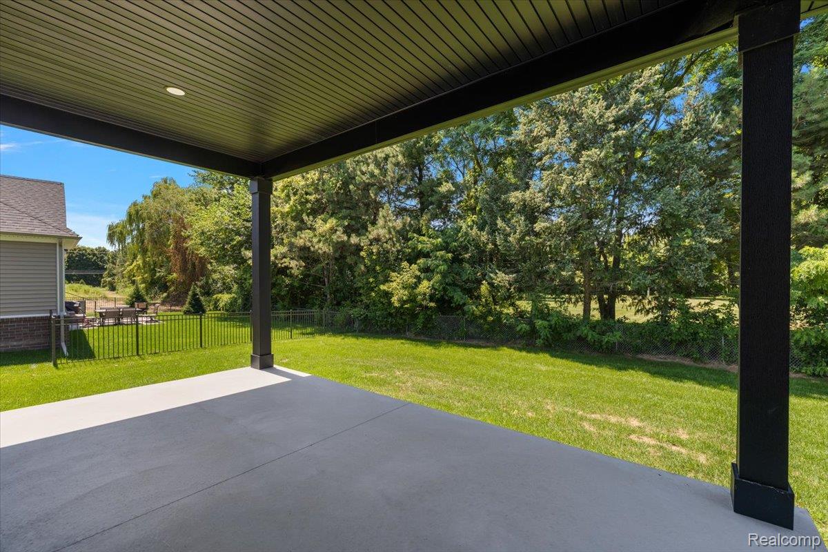 49241 London Bridge Drive Property Photo 67