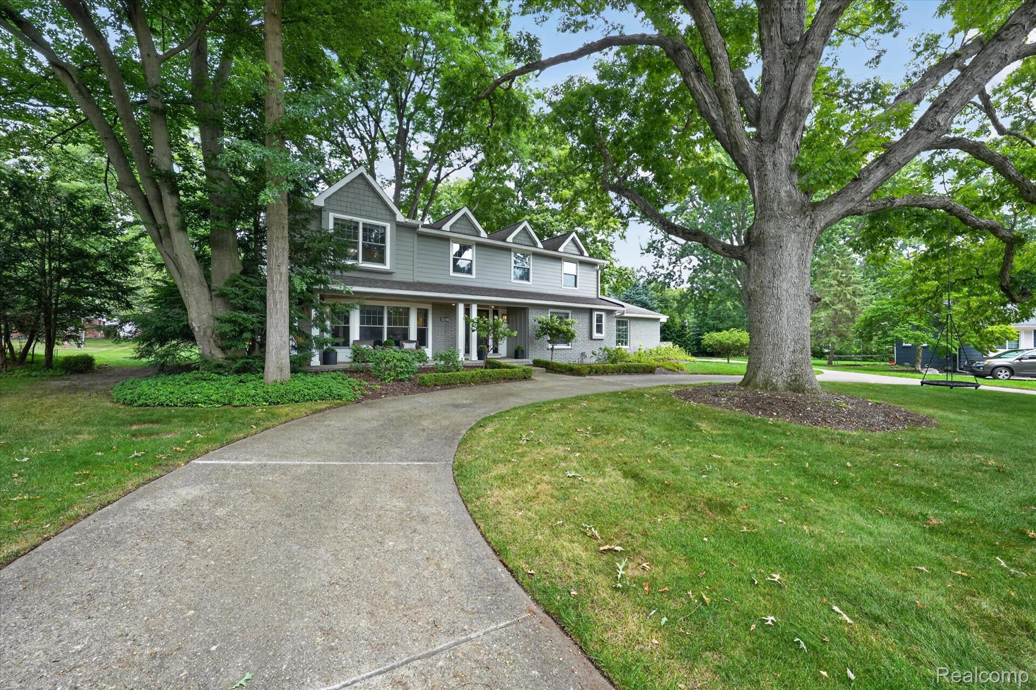 32240 Robinhood Drive Property Photo 1