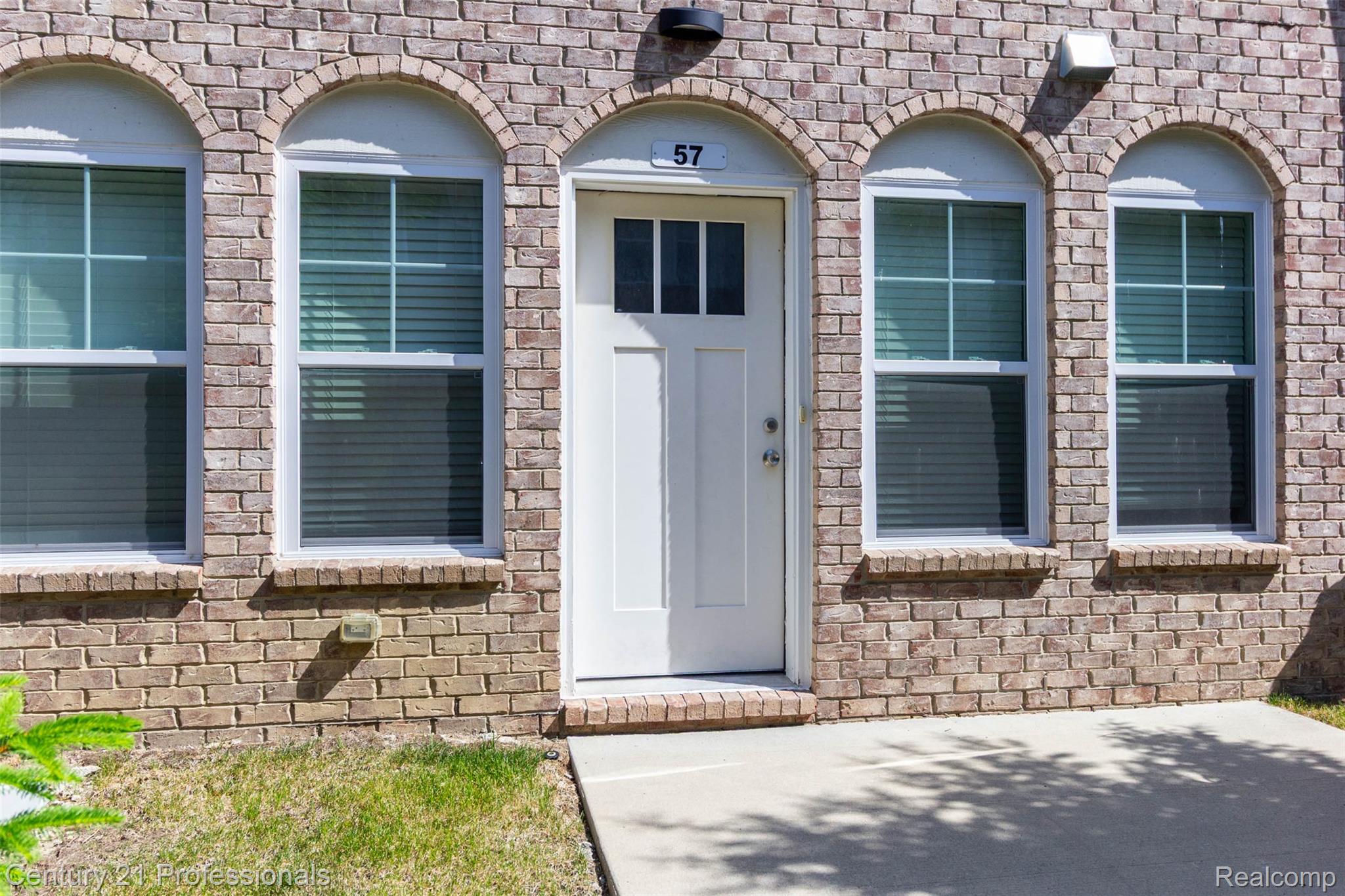 57 Kaprol Drive Property Photo 4
