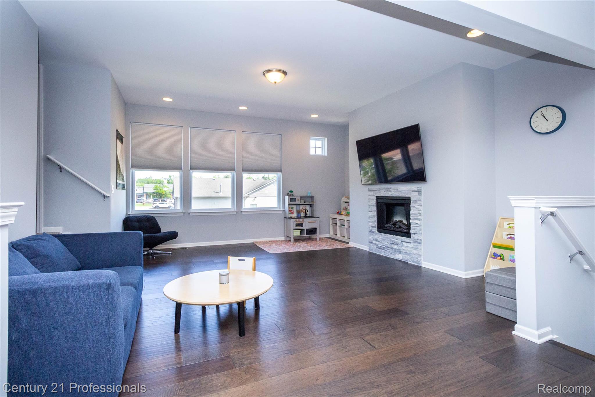 57 Kaprol Drive Property Photo 6
