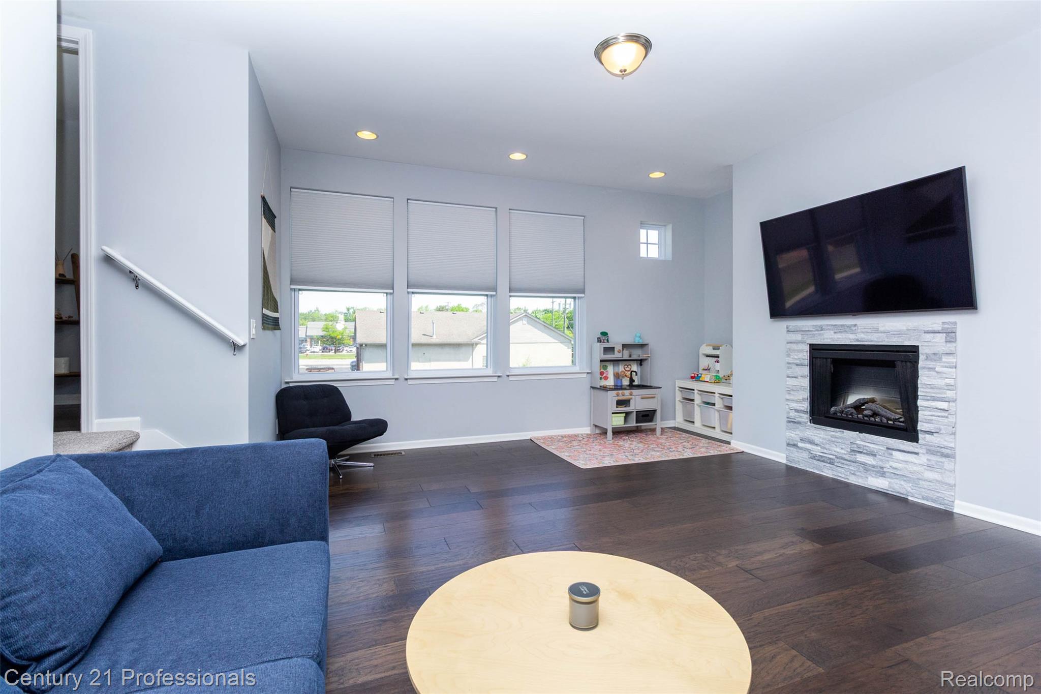 57 Kaprol Drive Property Photo 7