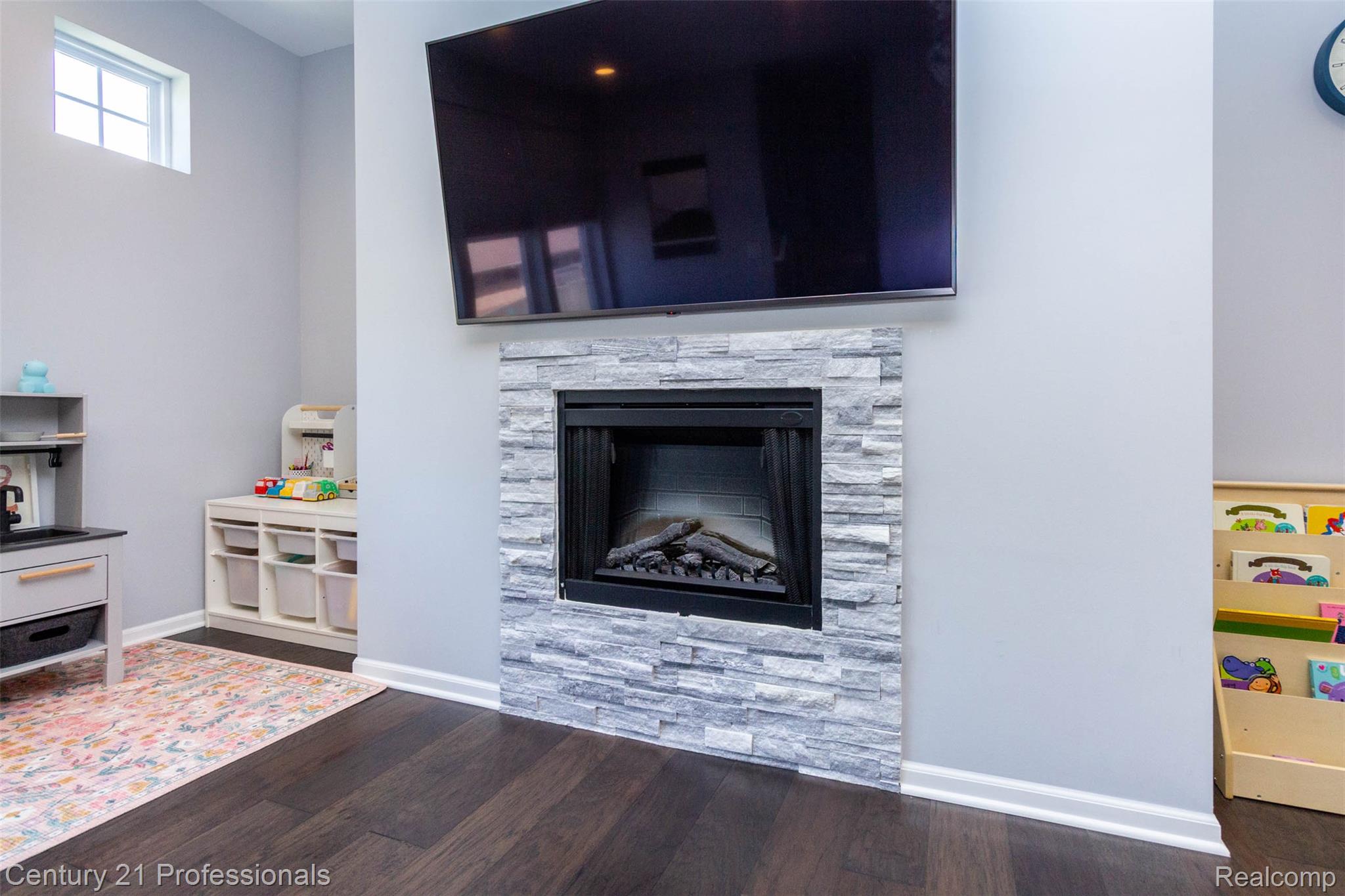 57 Kaprol Drive Property Photo 9