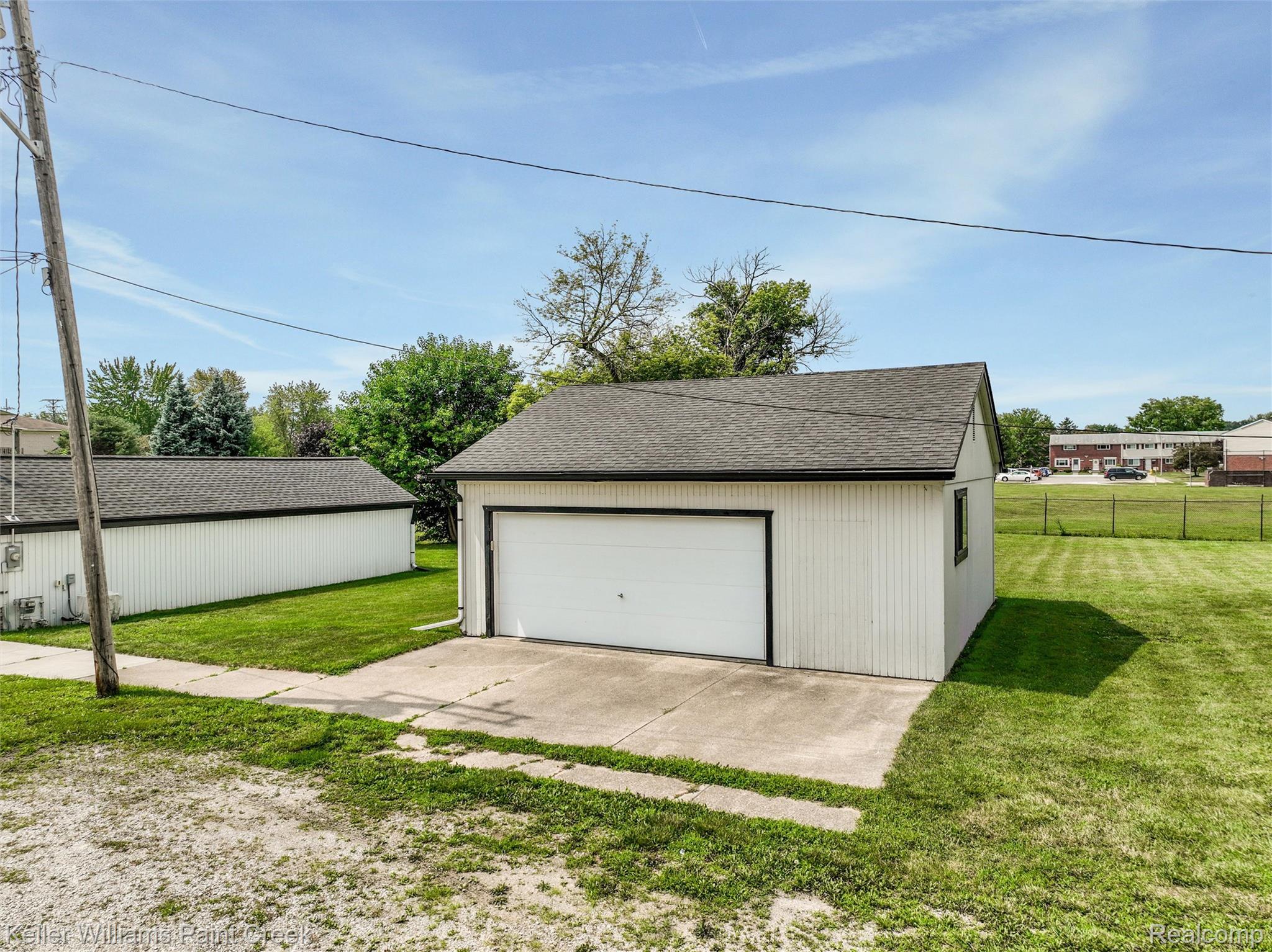 23880 Shook Road Property Photo 14