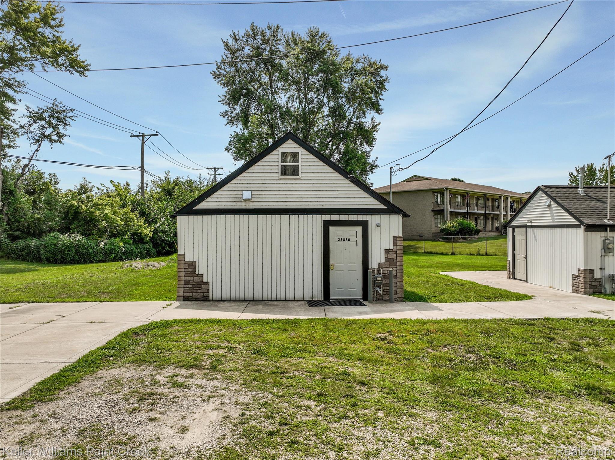 23880 Shook Road Property Photo 17