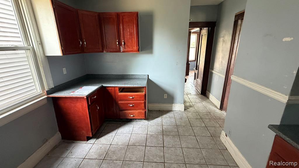 3756 Helen Street Property Photo 6