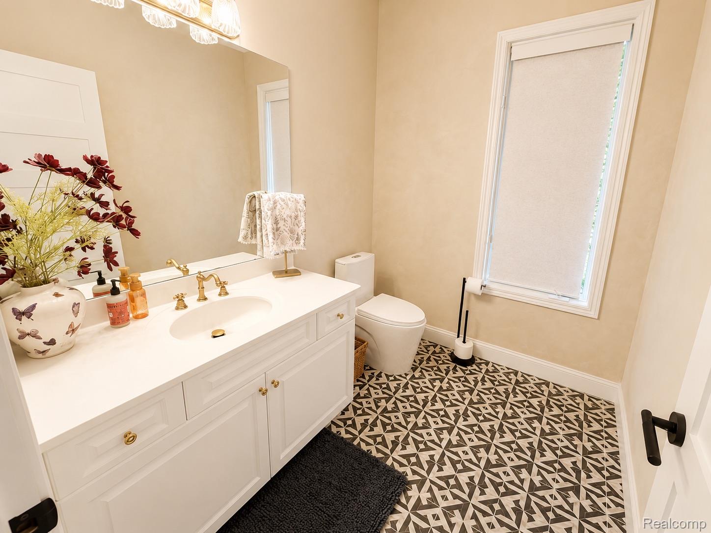 24750 Franklin Farms Drive Property Photo 23