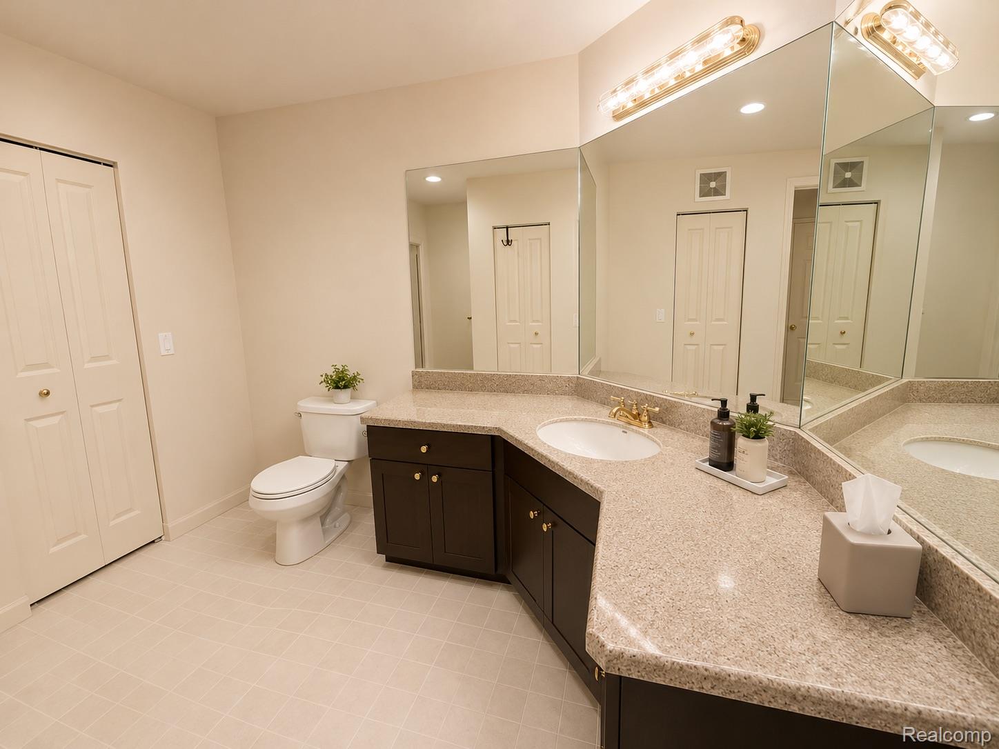 24750 Franklin Farms Drive Property Photo 58