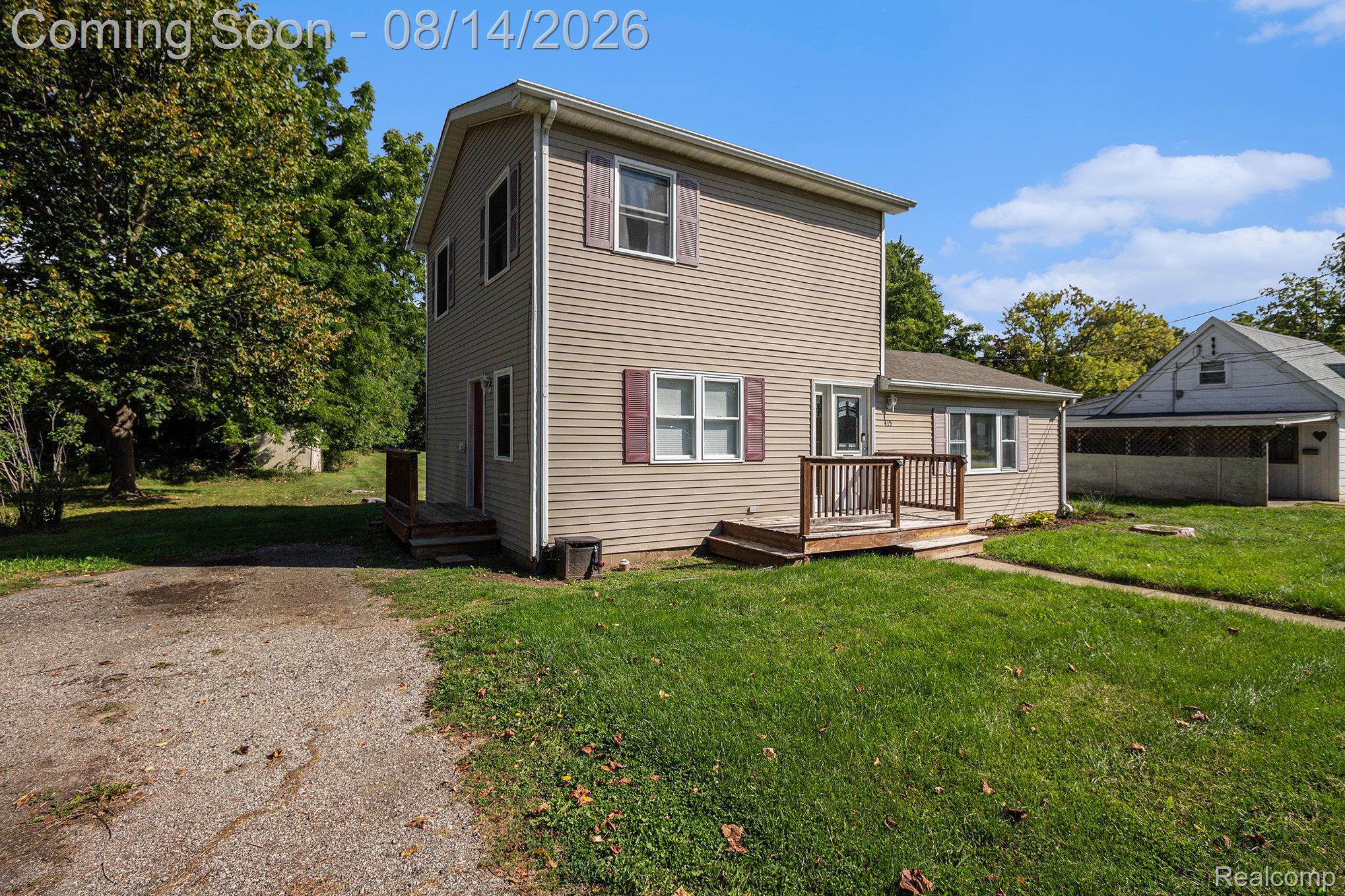 415 E Oliver Street Property Photo 4