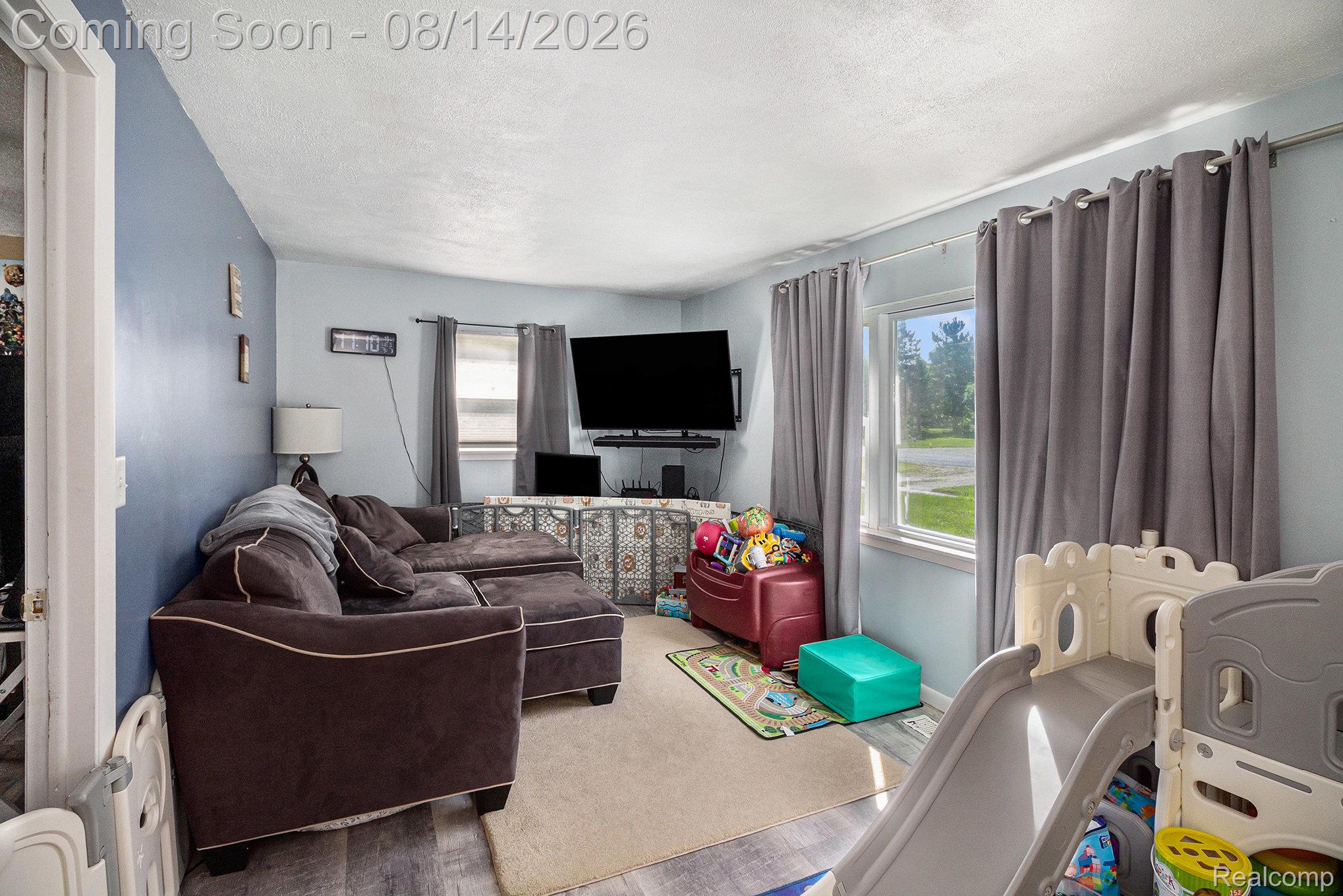 415 E Oliver Street Property Photo 5
