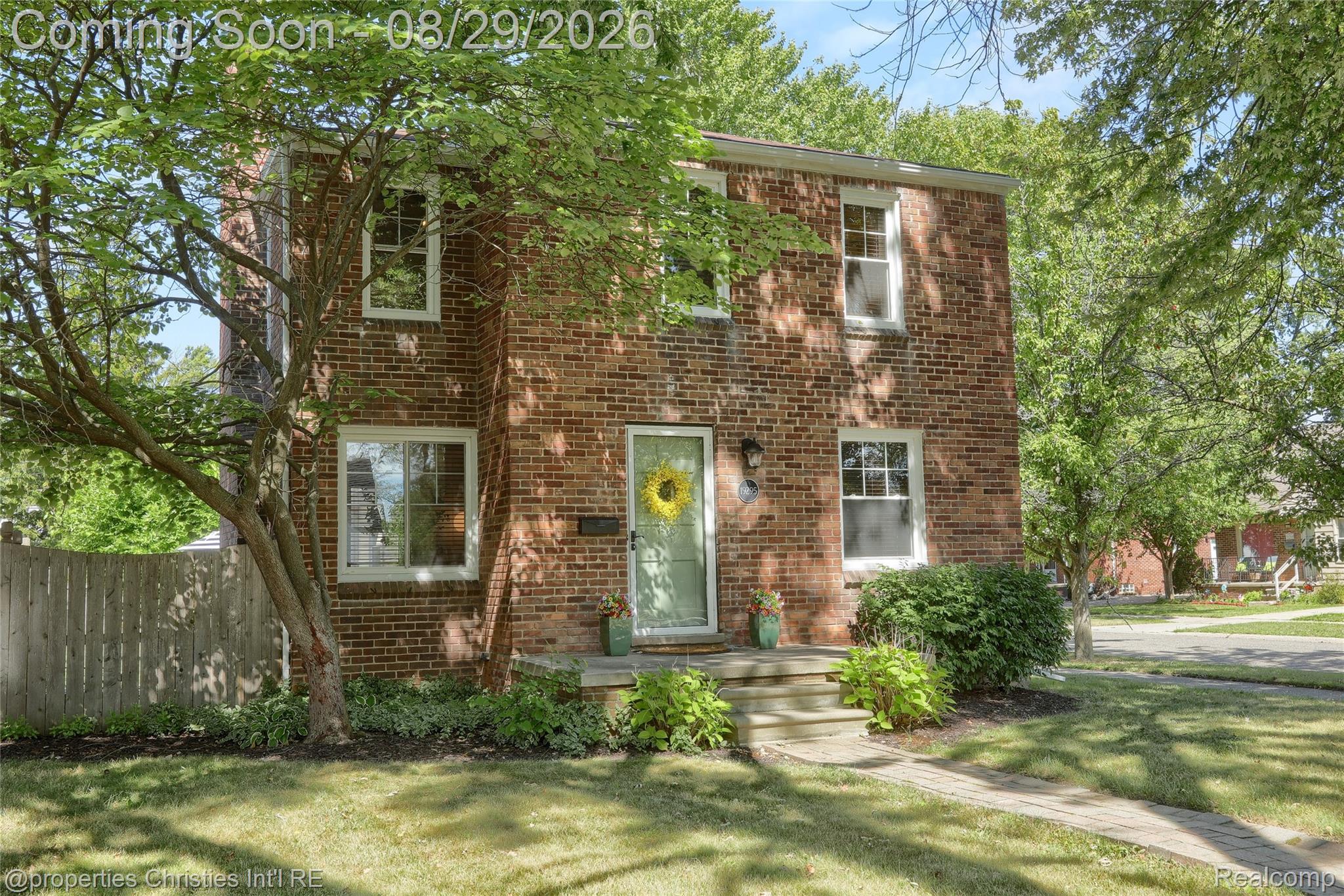 19295 Eastborne Street Property Photo 1