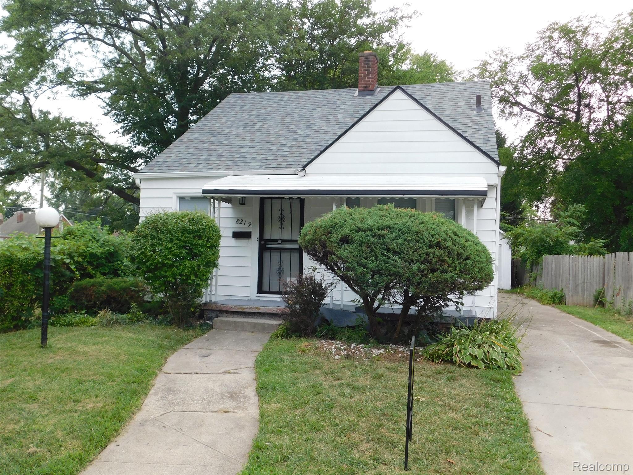8219 Marlowe Street Property Photo 3