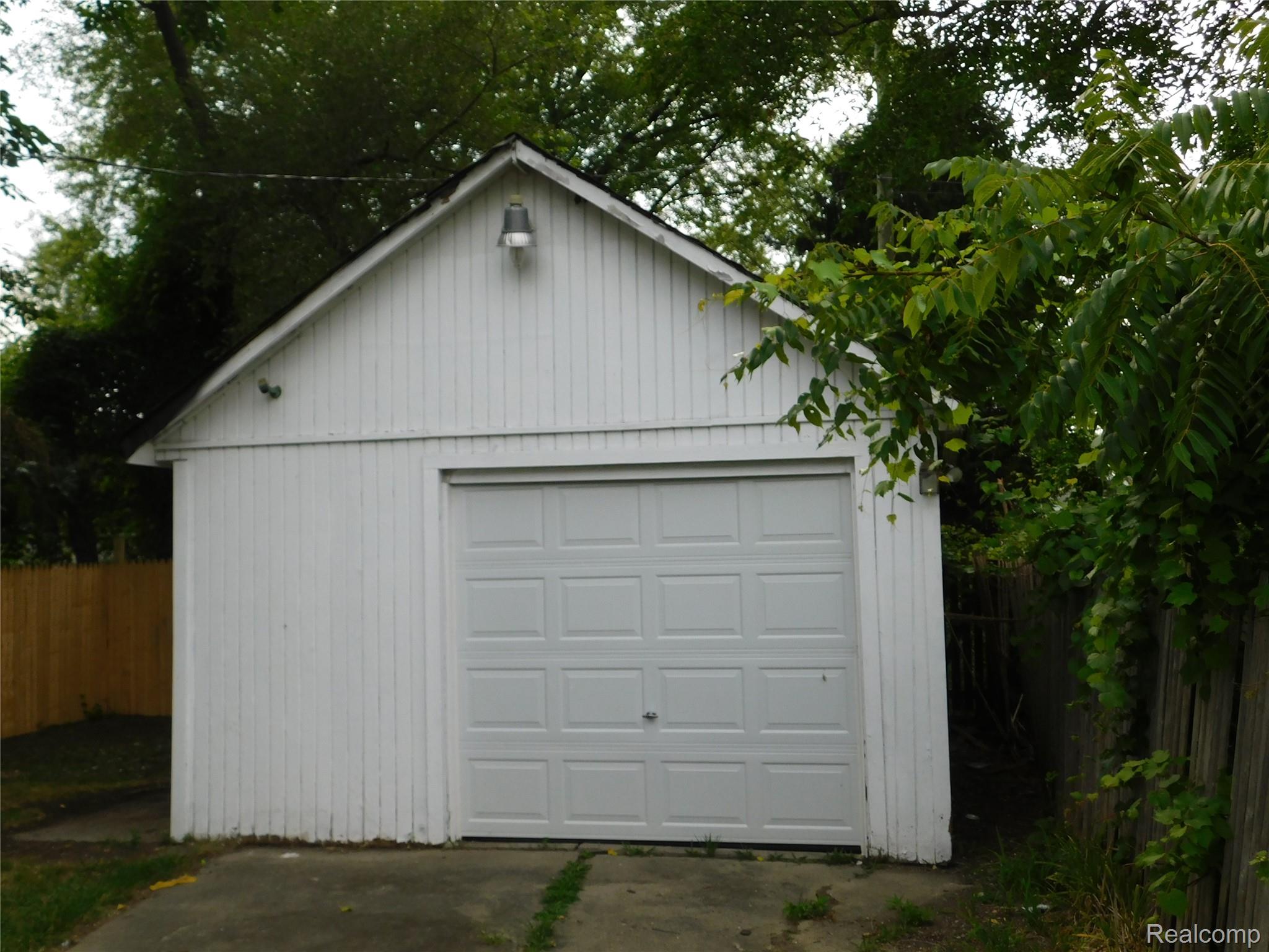 8219 Marlowe Street Property Photo 4