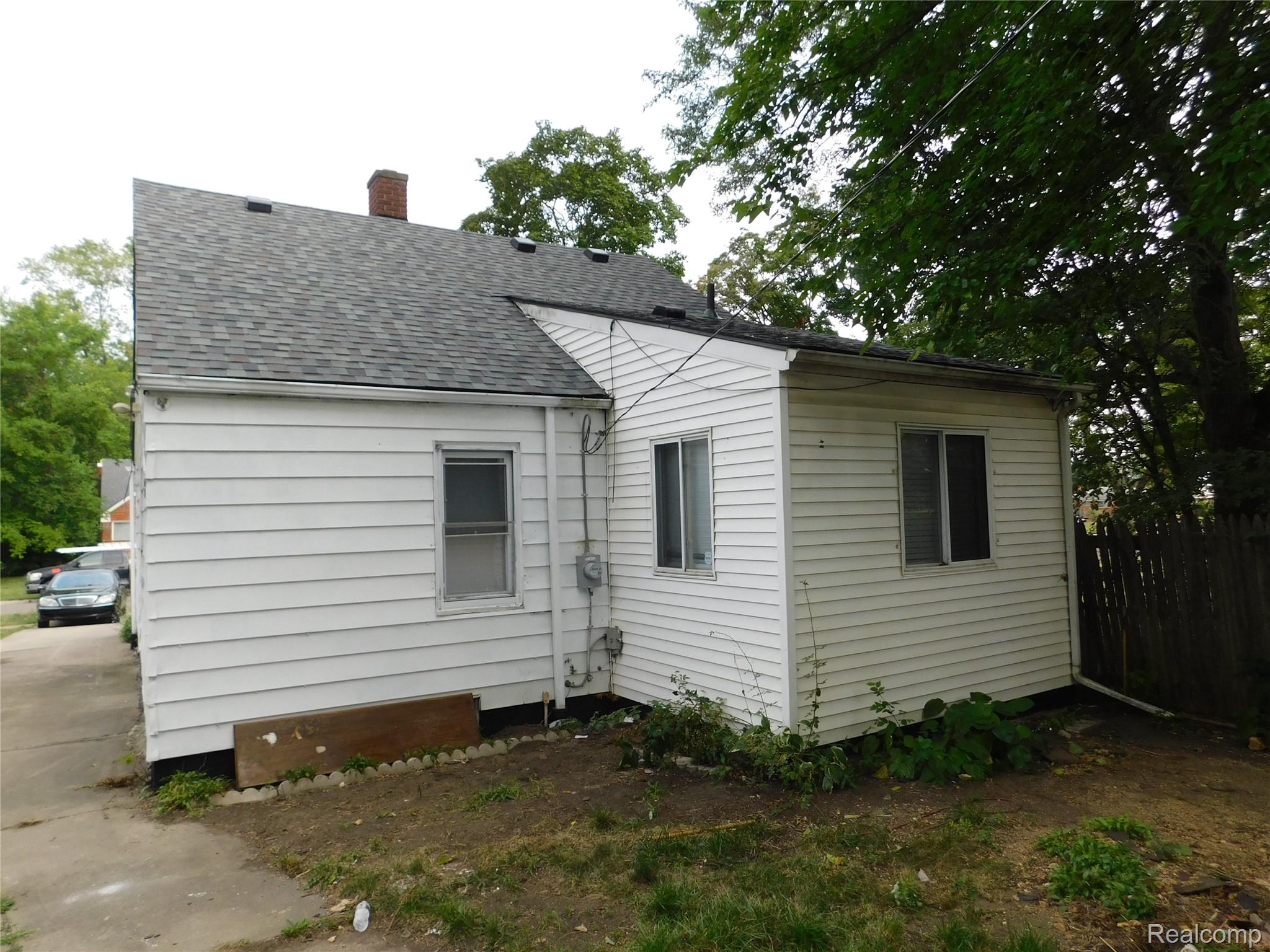 8219 Marlowe Street Property Photo 5