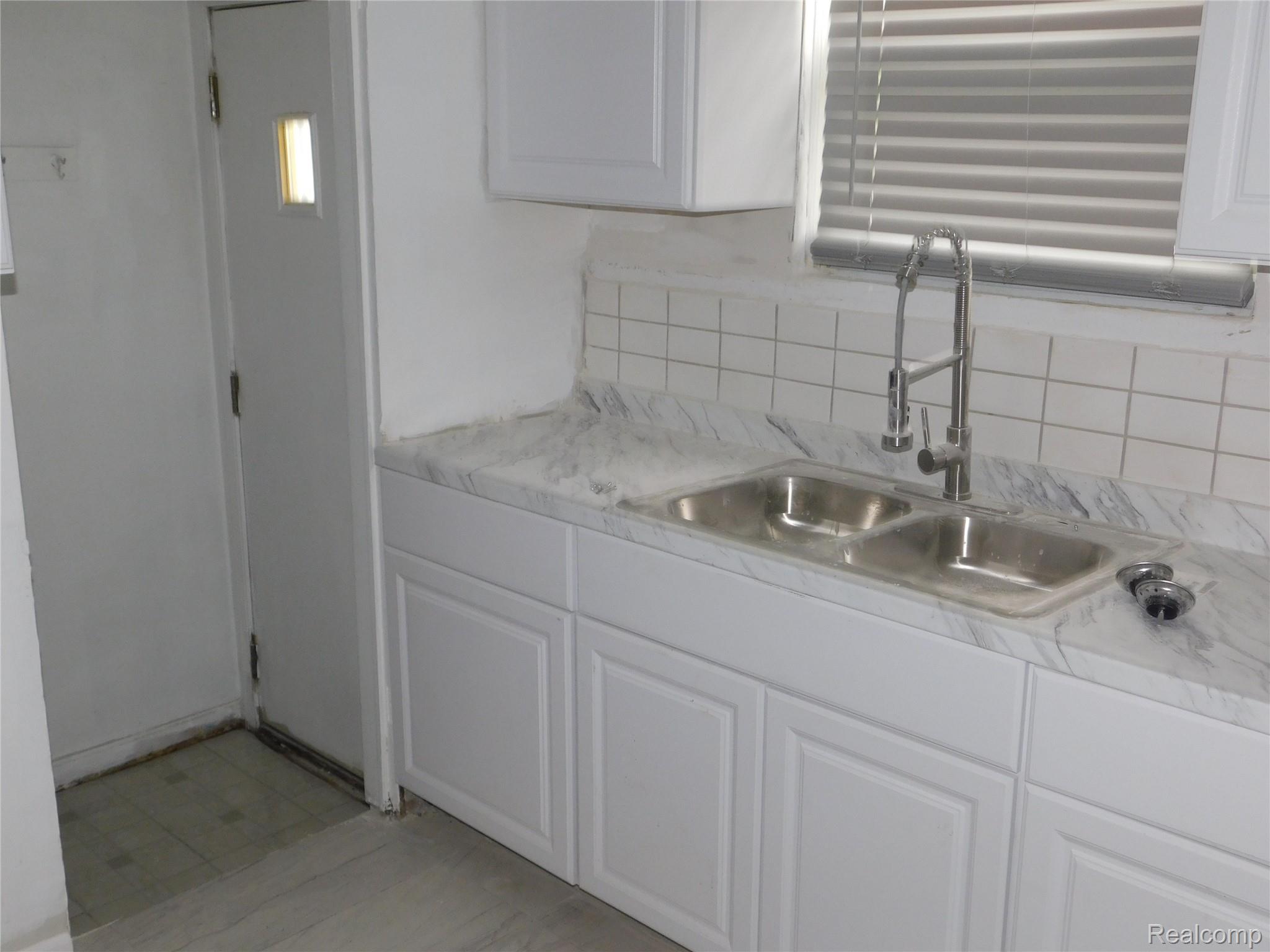 8219 Marlowe Street Property Photo 6